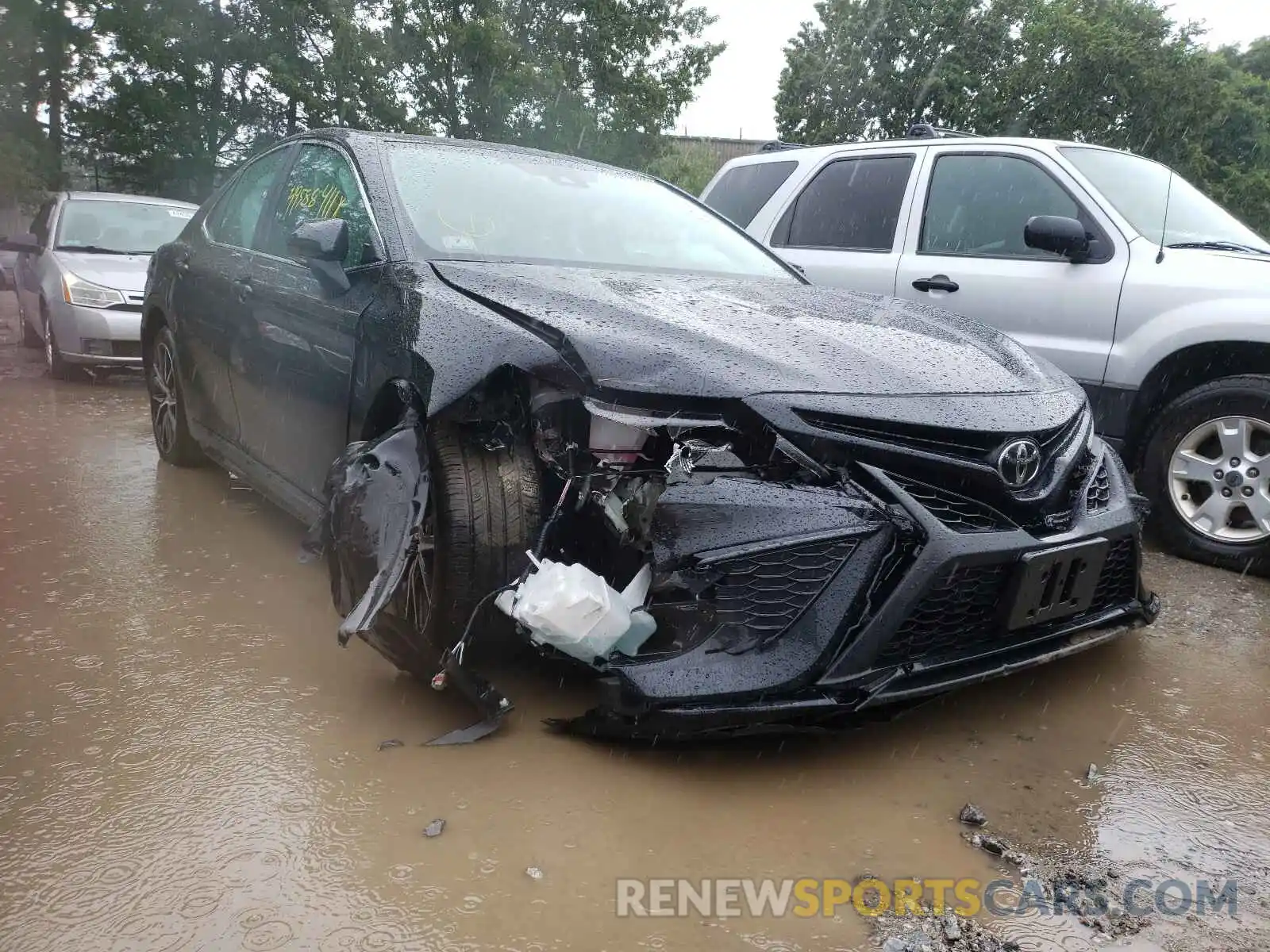 1 Photograph of a damaged car 4T1G11BK9MU026560 TOYOTA CAMRY 2021