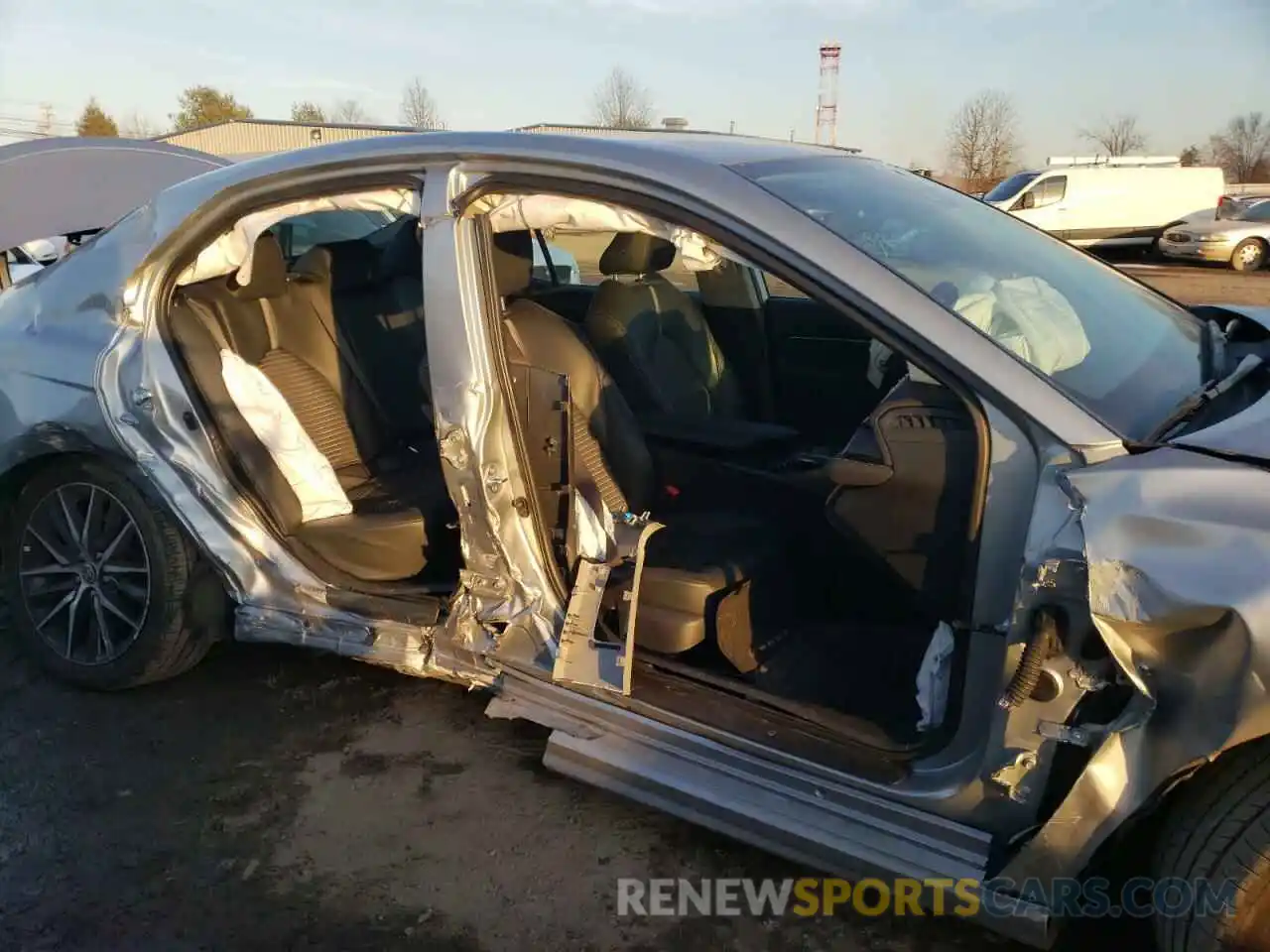 9 Photograph of a damaged car 4T1G11BK9MU031077 TOYOTA CAMRY 2021