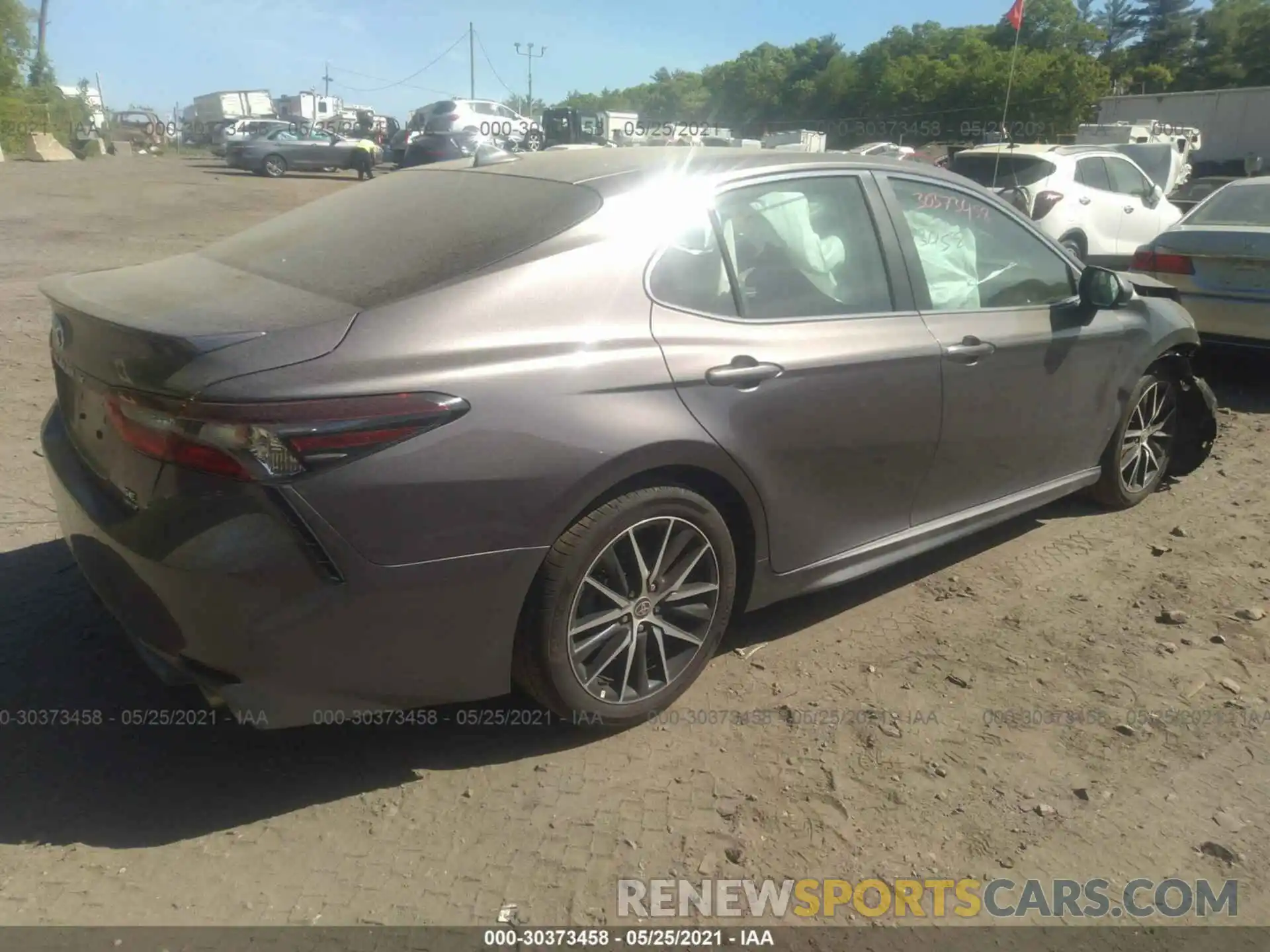 4 Photograph of a damaged car 4T1G11BKXMU024087 TOYOTA CAMRY 2021