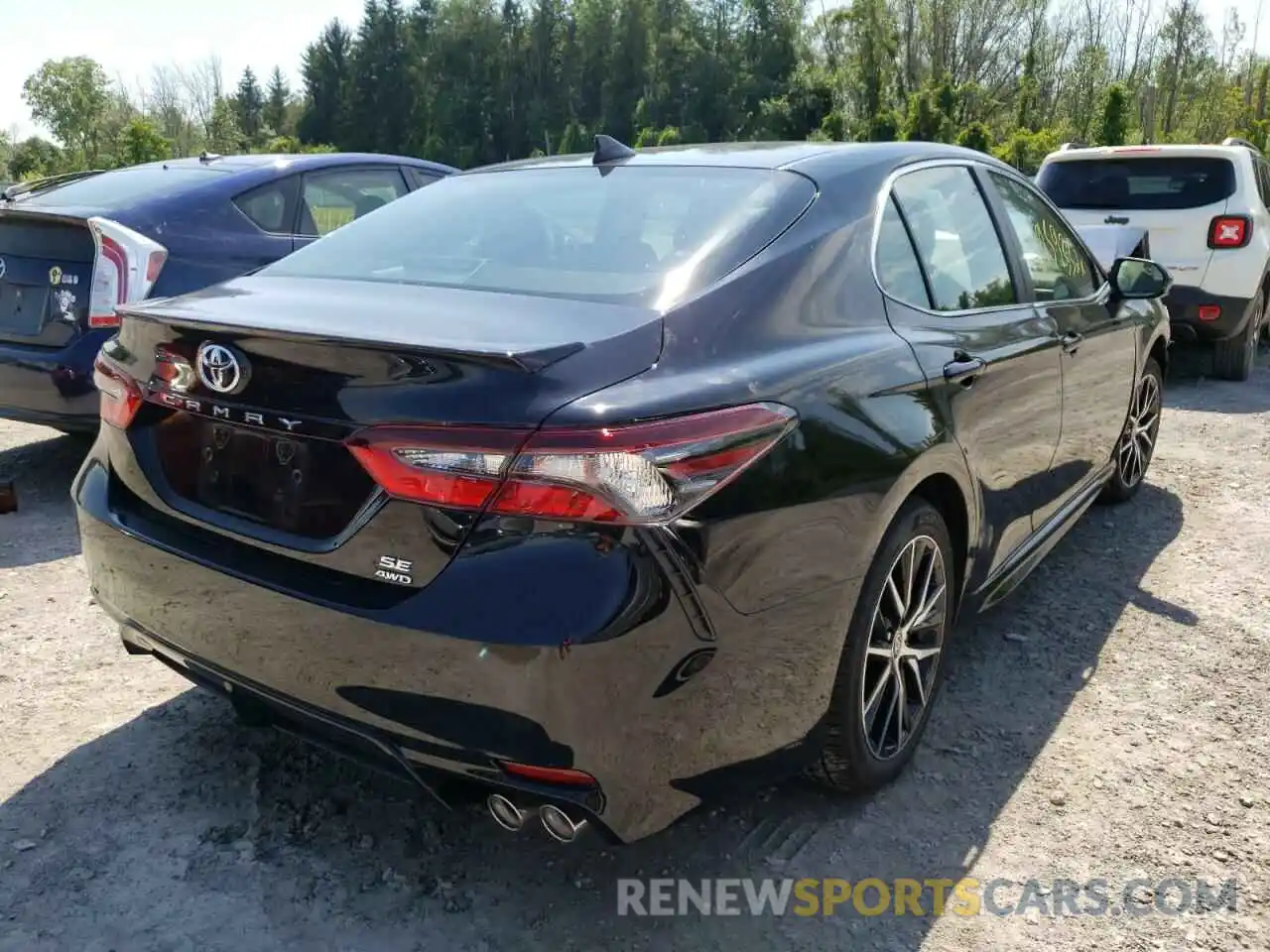 4 Photograph of a damaged car 4T1G11BKXMU025093 TOYOTA CAMRY 2021