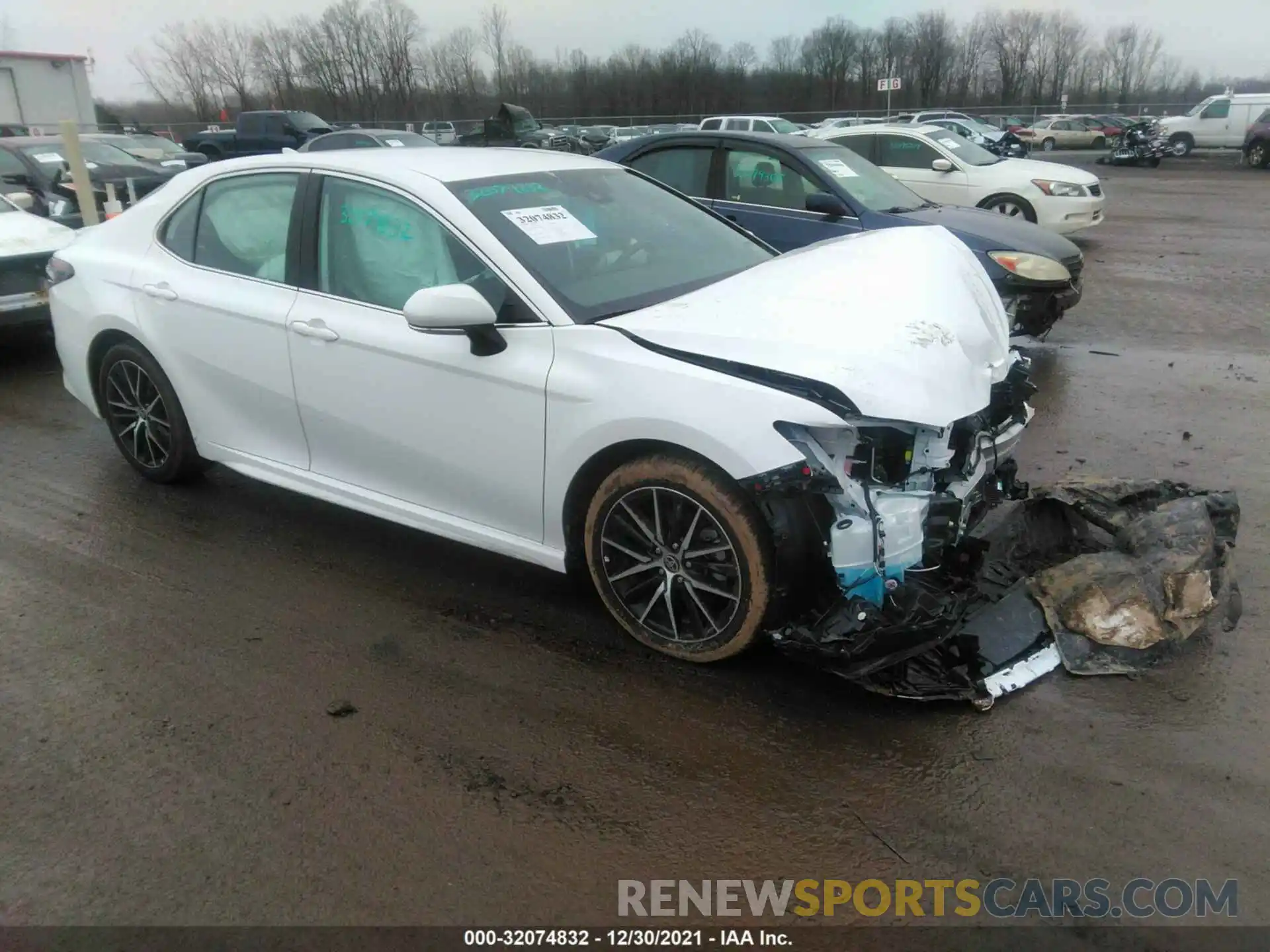 1 Photograph of a damaged car 4T1G11BKXMU034618 TOYOTA CAMRY 2021