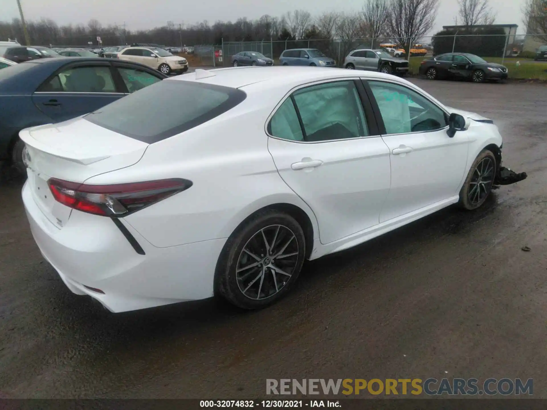 4 Photograph of a damaged car 4T1G11BKXMU034618 TOYOTA CAMRY 2021