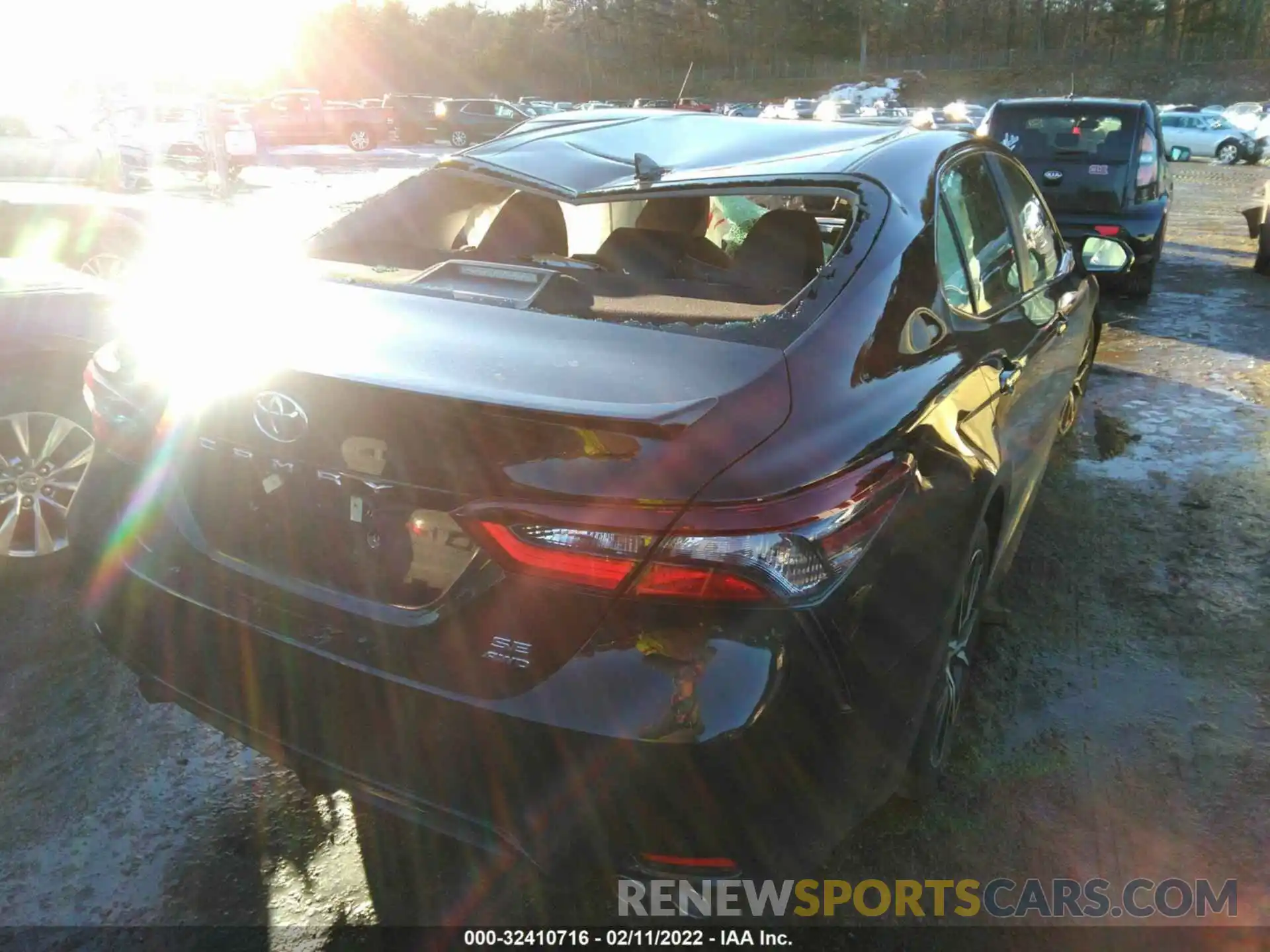 4 Photograph of a damaged car 4T1G11BKXMU039091 TOYOTA CAMRY 2021