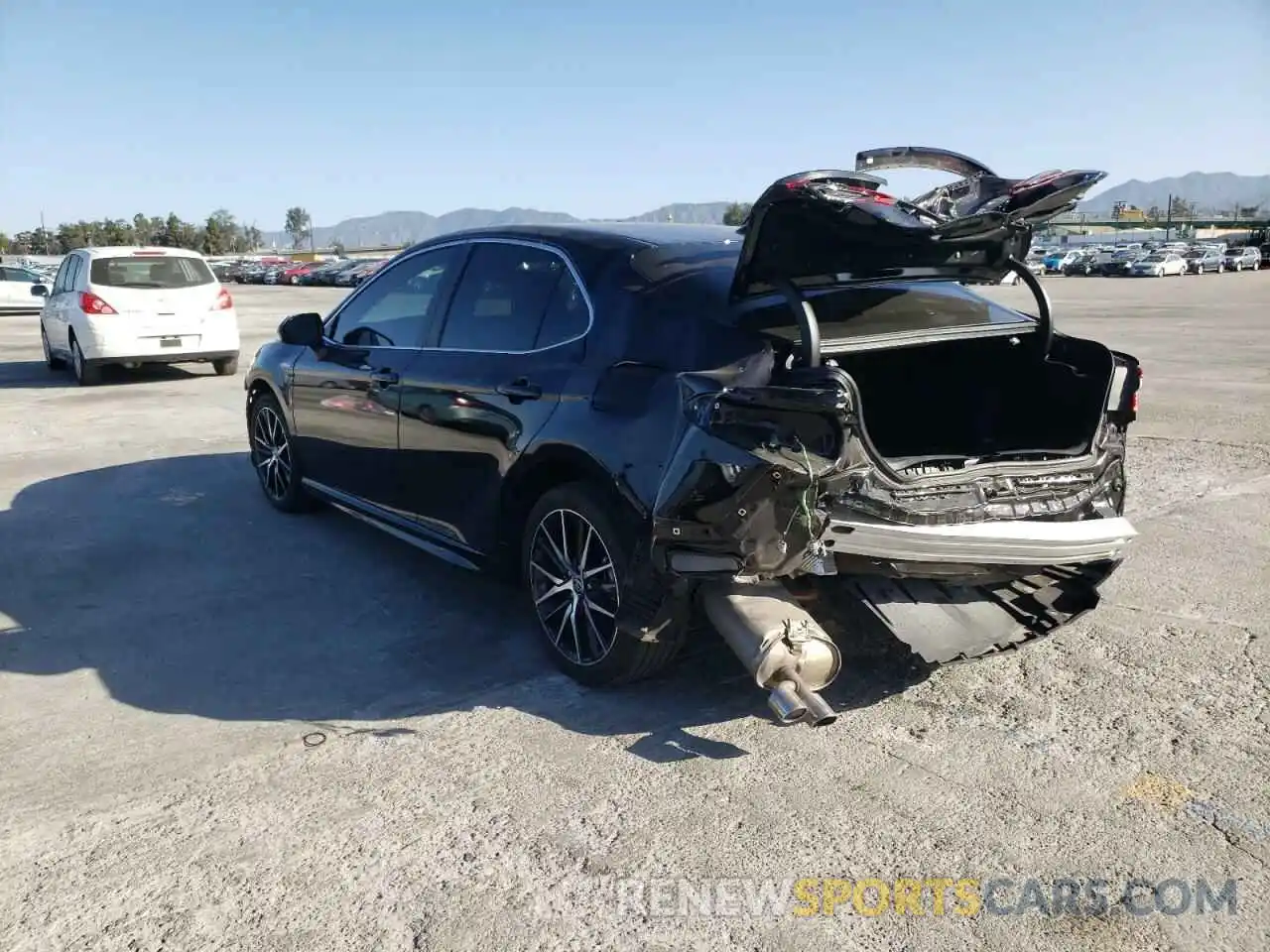 3 Photograph of a damaged car 4T1G31AK0MU557285 TOYOTA CAMRY 2021