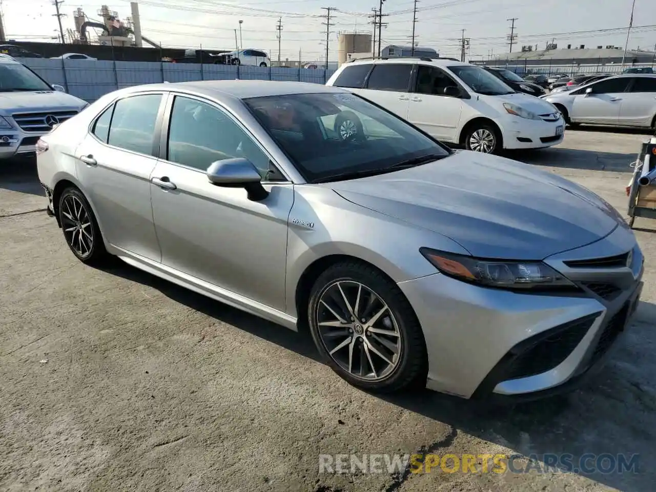 4 Photograph of a damaged car 4T1G31AK0MU562602 TOYOTA CAMRY 2021