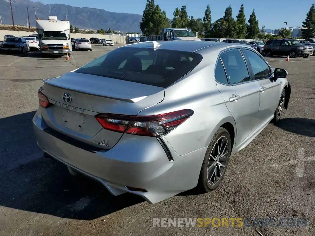 4 Photograph of a damaged car 4T1G31AK0MU562809 TOYOTA CAMRY 2021