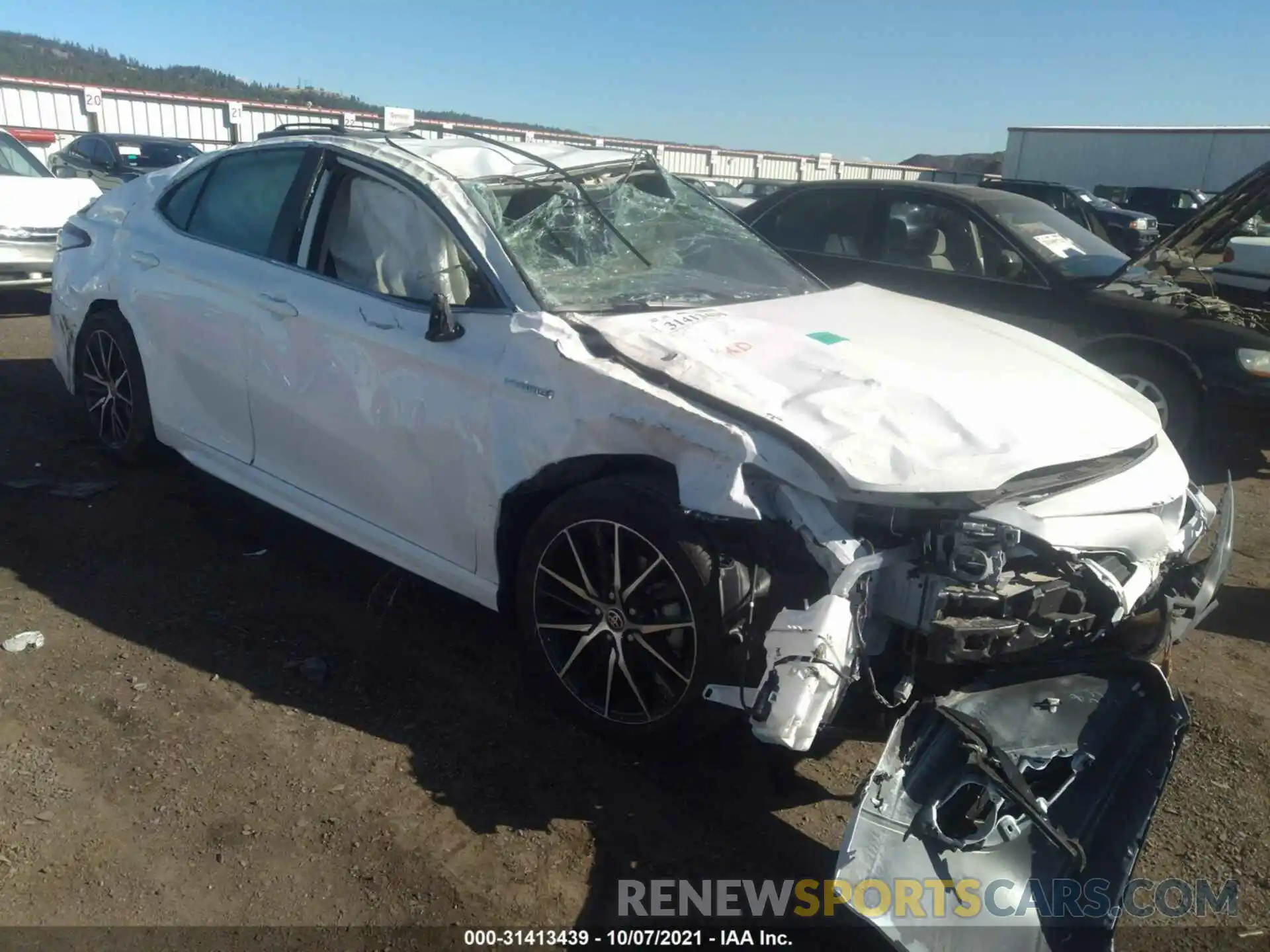 1 Photograph of a damaged car 4T1G31AK1MU021817 TOYOTA CAMRY 2021