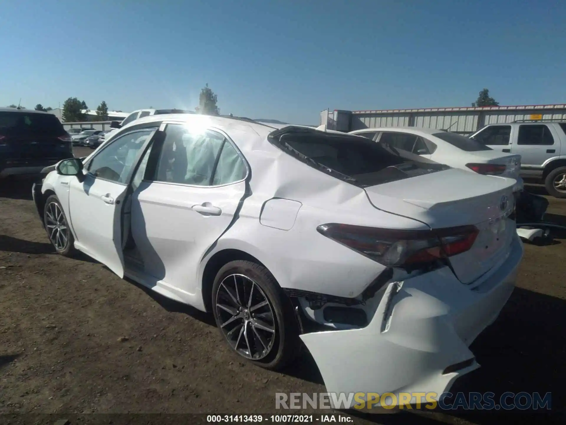 3 Photograph of a damaged car 4T1G31AK1MU021817 TOYOTA CAMRY 2021