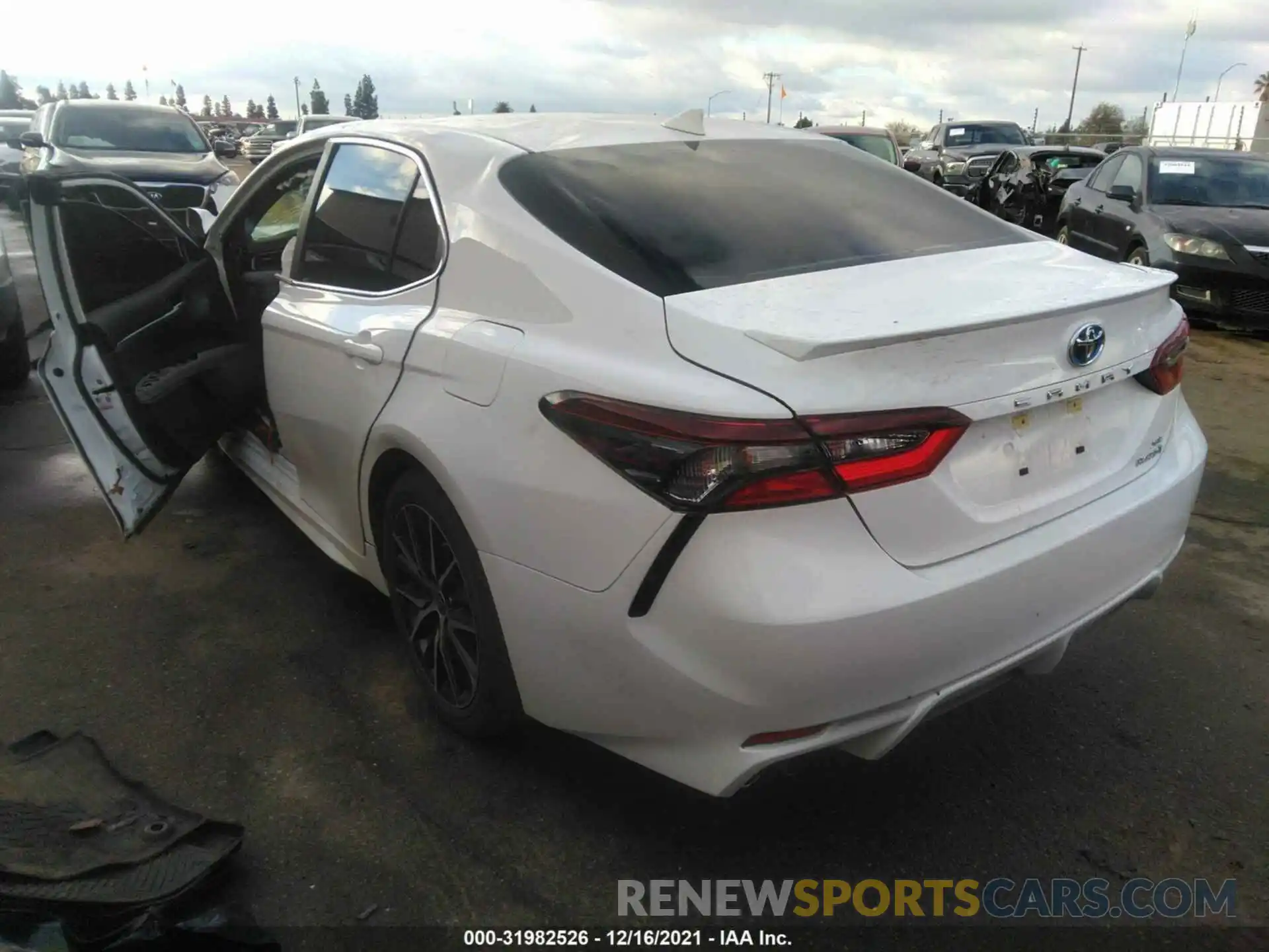 3 Photograph of a damaged car 4T1G31AK1MU564147 TOYOTA CAMRY 2021