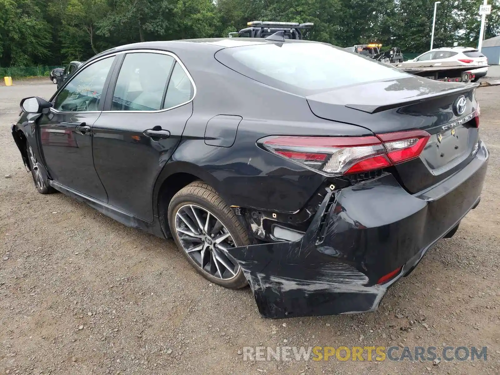 3 Photograph of a damaged car 4T1G31AK2MU020773 TOYOTA CAMRY 2021