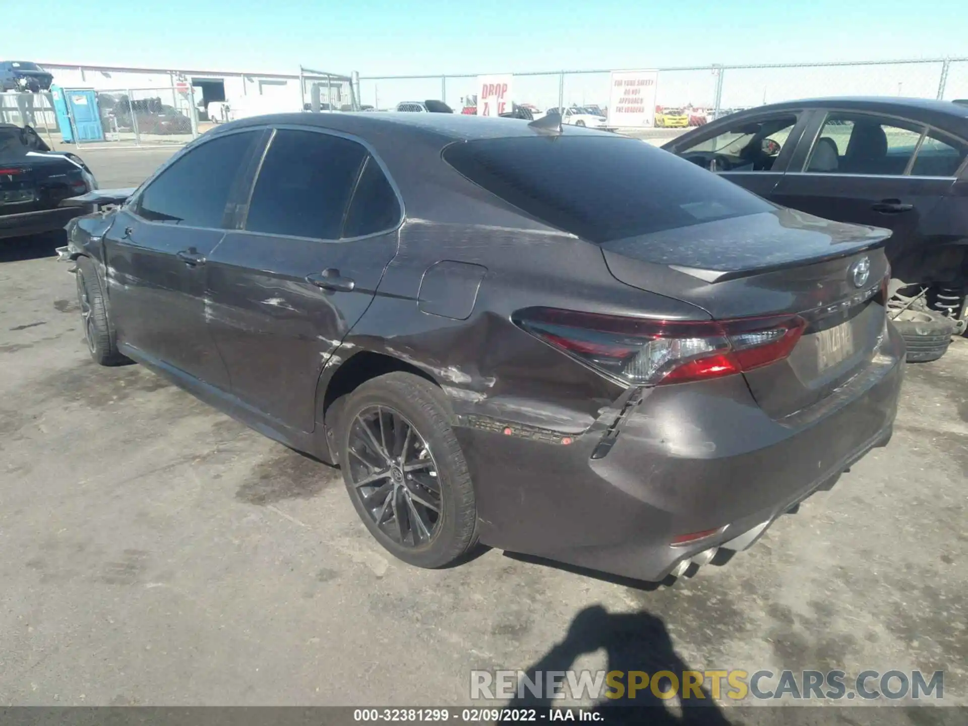 3 Photograph of a damaged car 4T1G31AK2MU025388 TOYOTA CAMRY 2021