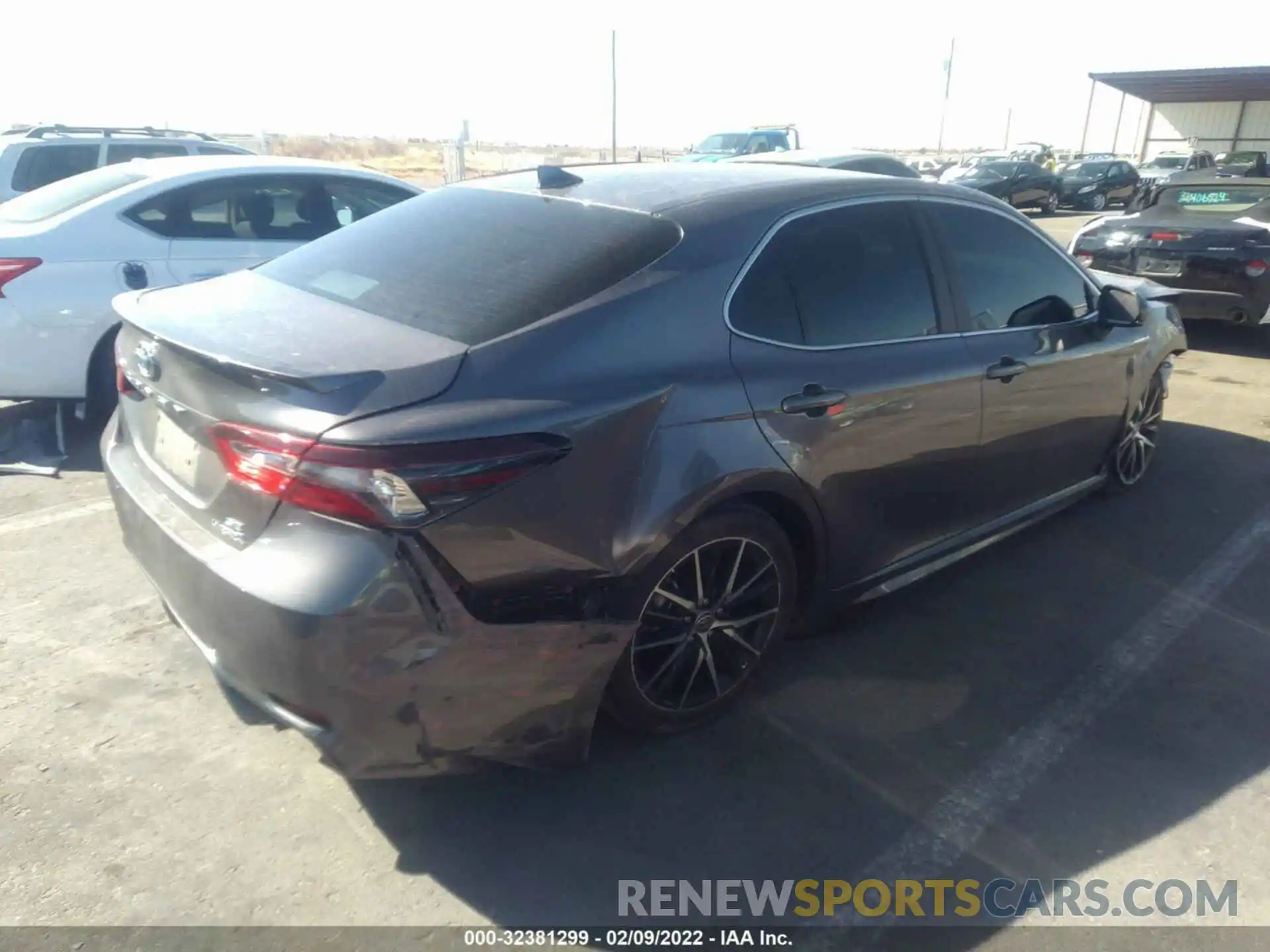 4 Photograph of a damaged car 4T1G31AK2MU025388 TOYOTA CAMRY 2021