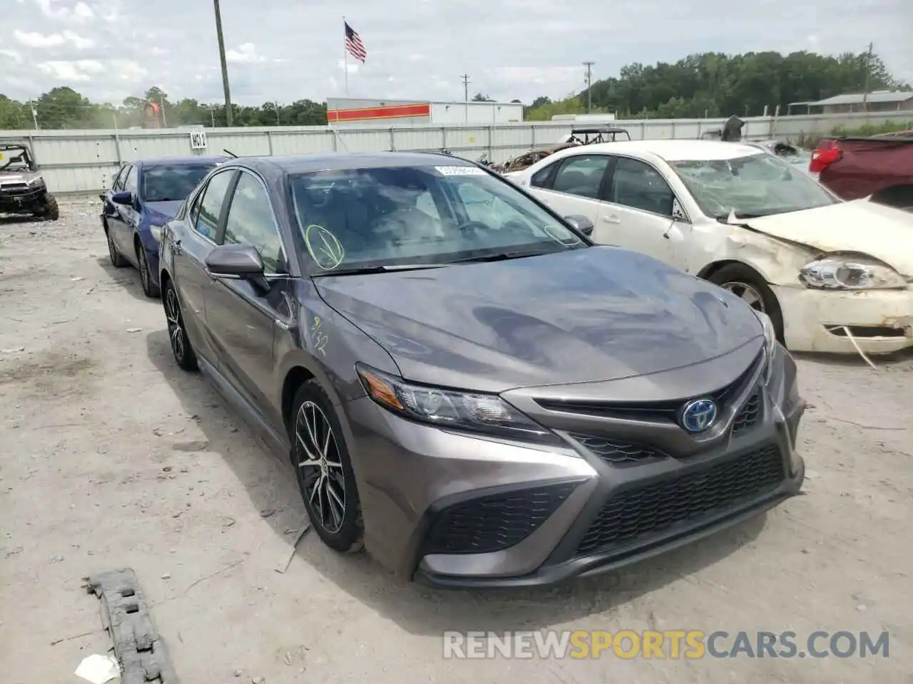 1 Photograph of a damaged car 4T1G31AK2MU556946 TOYOTA CAMRY 2021