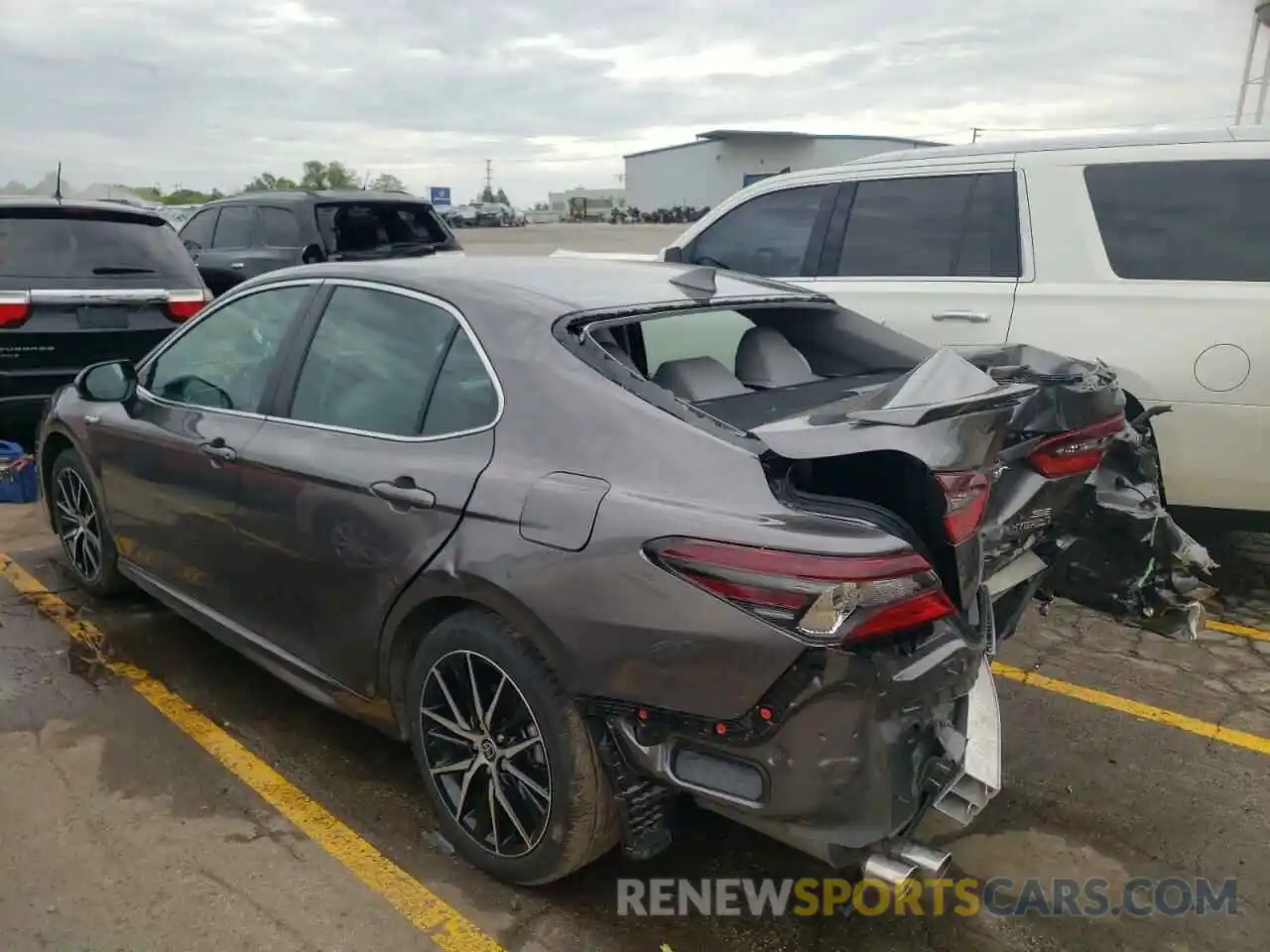 3 Photograph of a damaged car 4T1G31AK2MU564979 TOYOTA CAMRY 2021