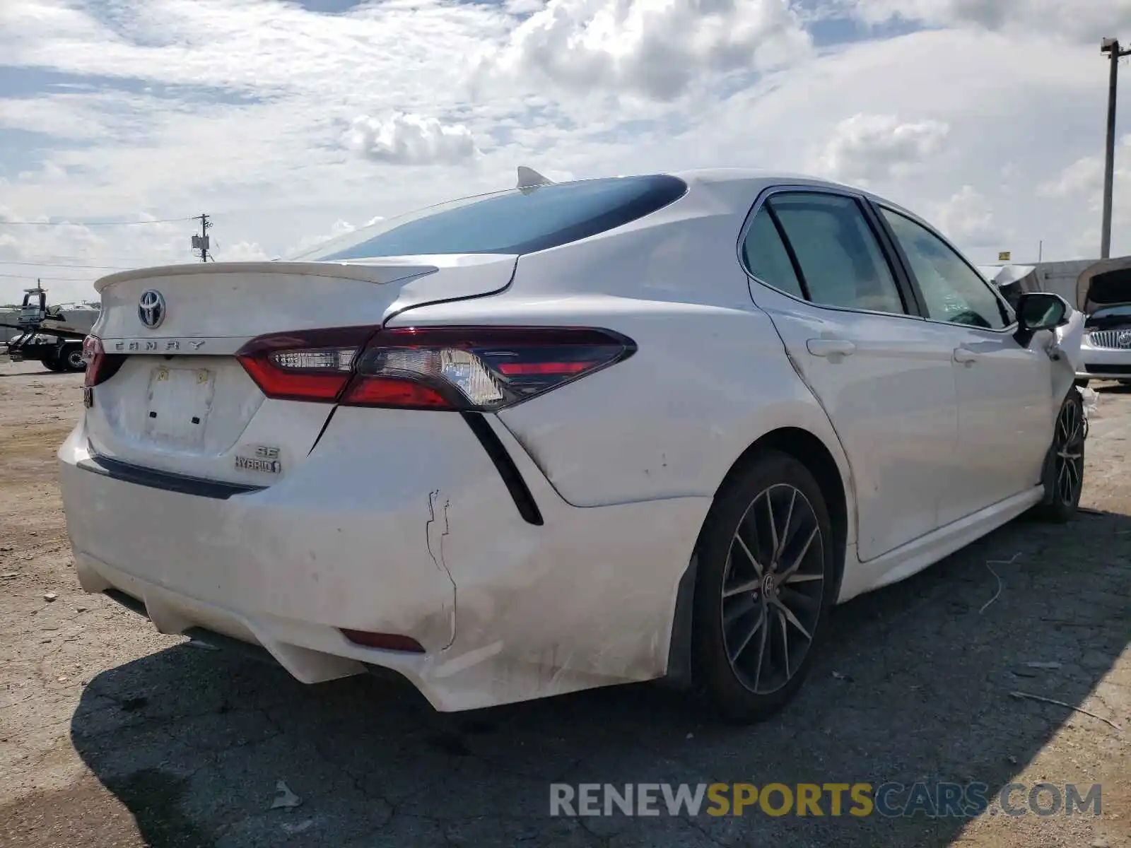 4 Photograph of a damaged car 4T1G31AK4MU554907 TOYOTA CAMRY 2021