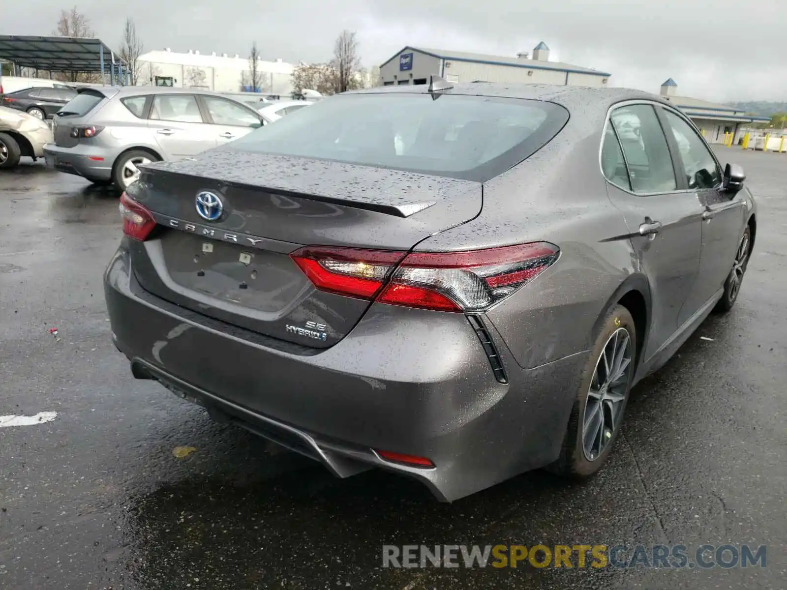 4 Photograph of a damaged car 4T1G31AK5MU553877 TOYOTA CAMRY 2021