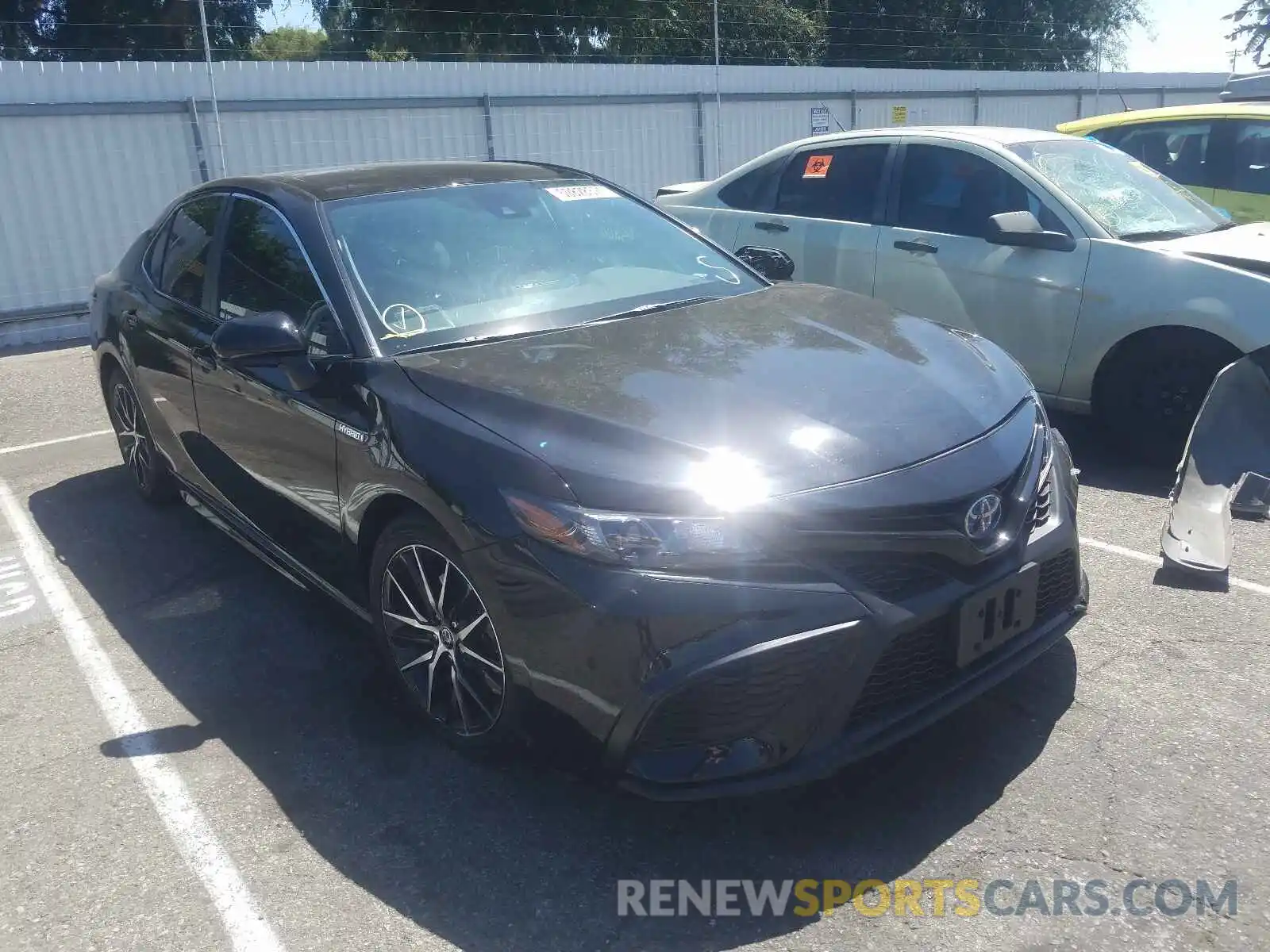 1 Photograph of a damaged car 4T1G31AK7MU024401 TOYOTA CAMRY 2021