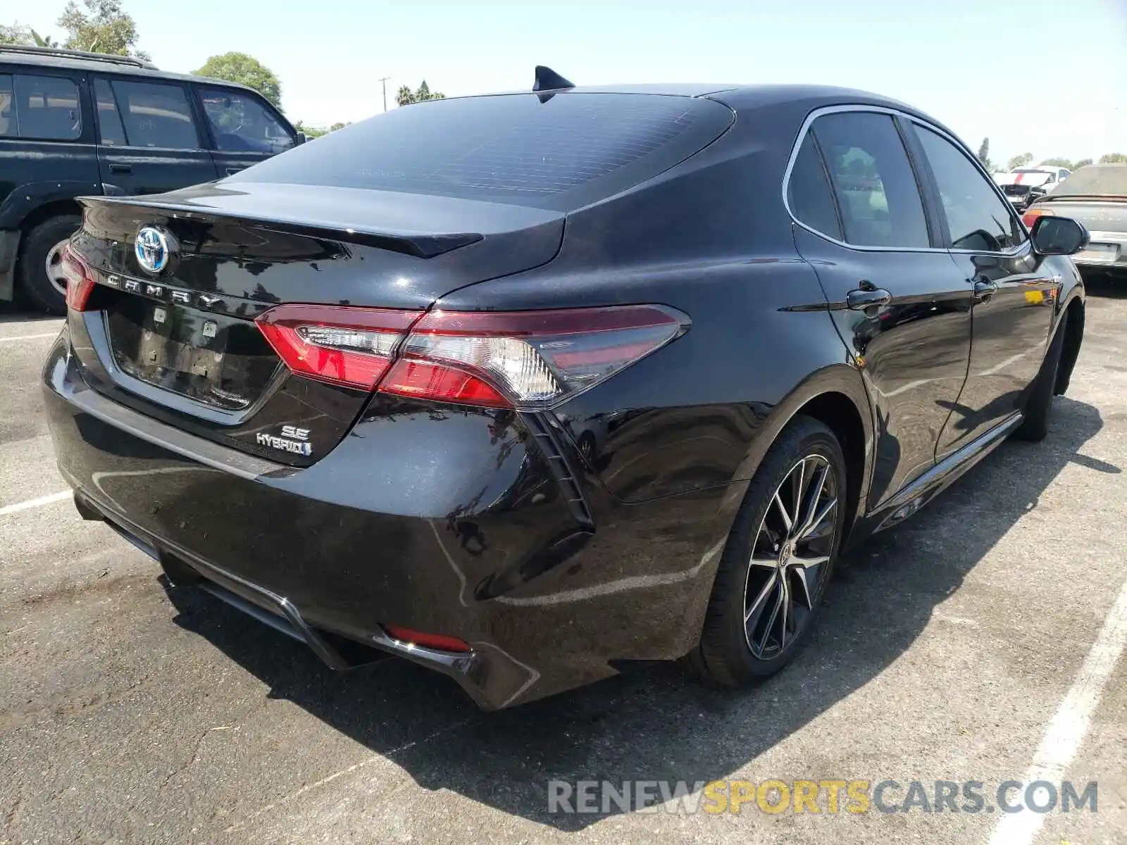 4 Photograph of a damaged car 4T1G31AK7MU024401 TOYOTA CAMRY 2021