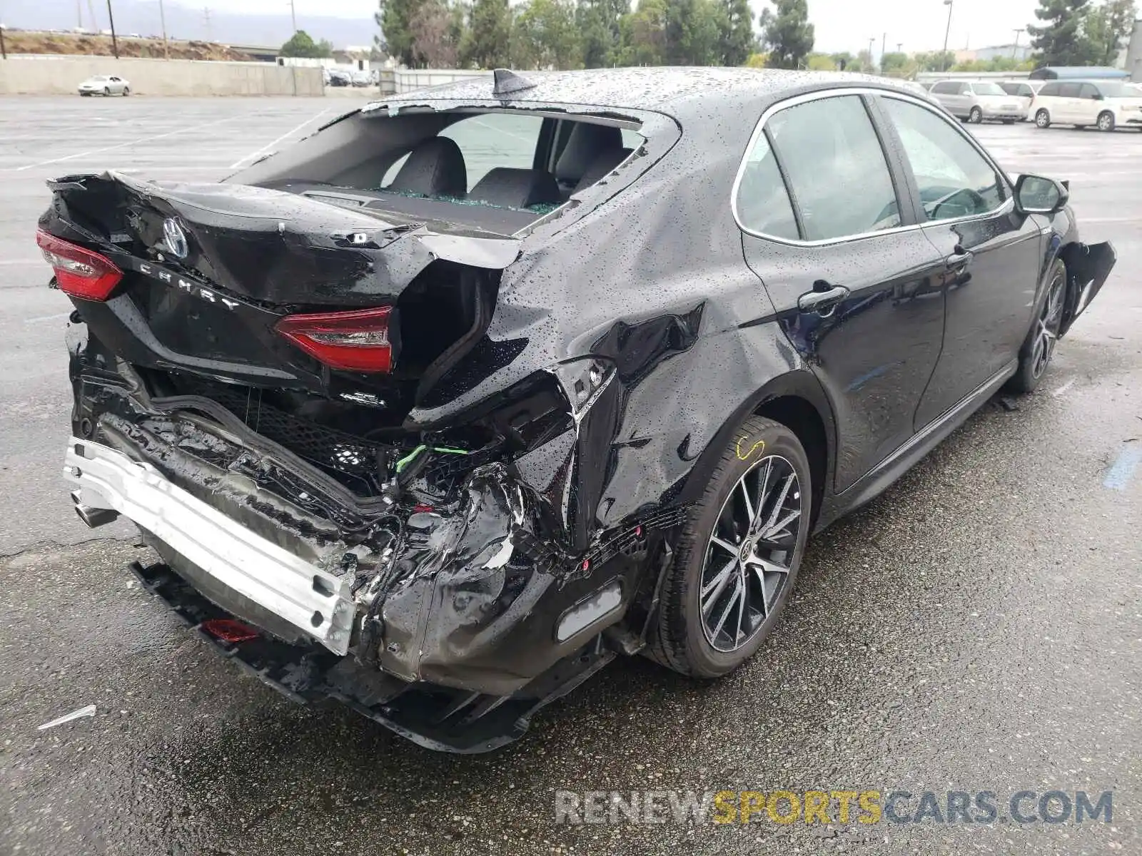 4 Photograph of a damaged car 4T1G31AK8MU027890 TOYOTA CAMRY 2021