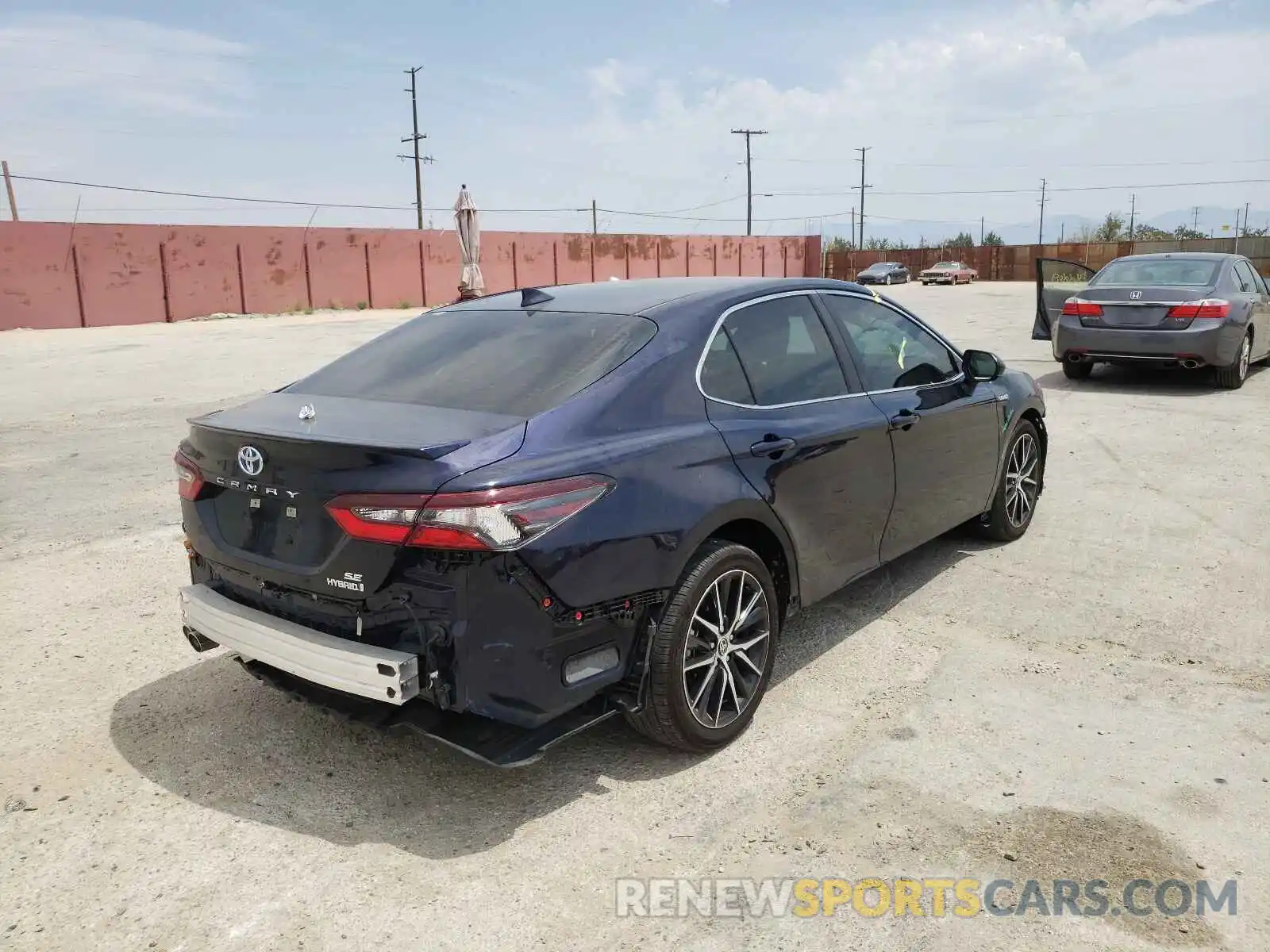 4 Photograph of a damaged car 4T1G31AK8MU552576 TOYOTA CAMRY 2021