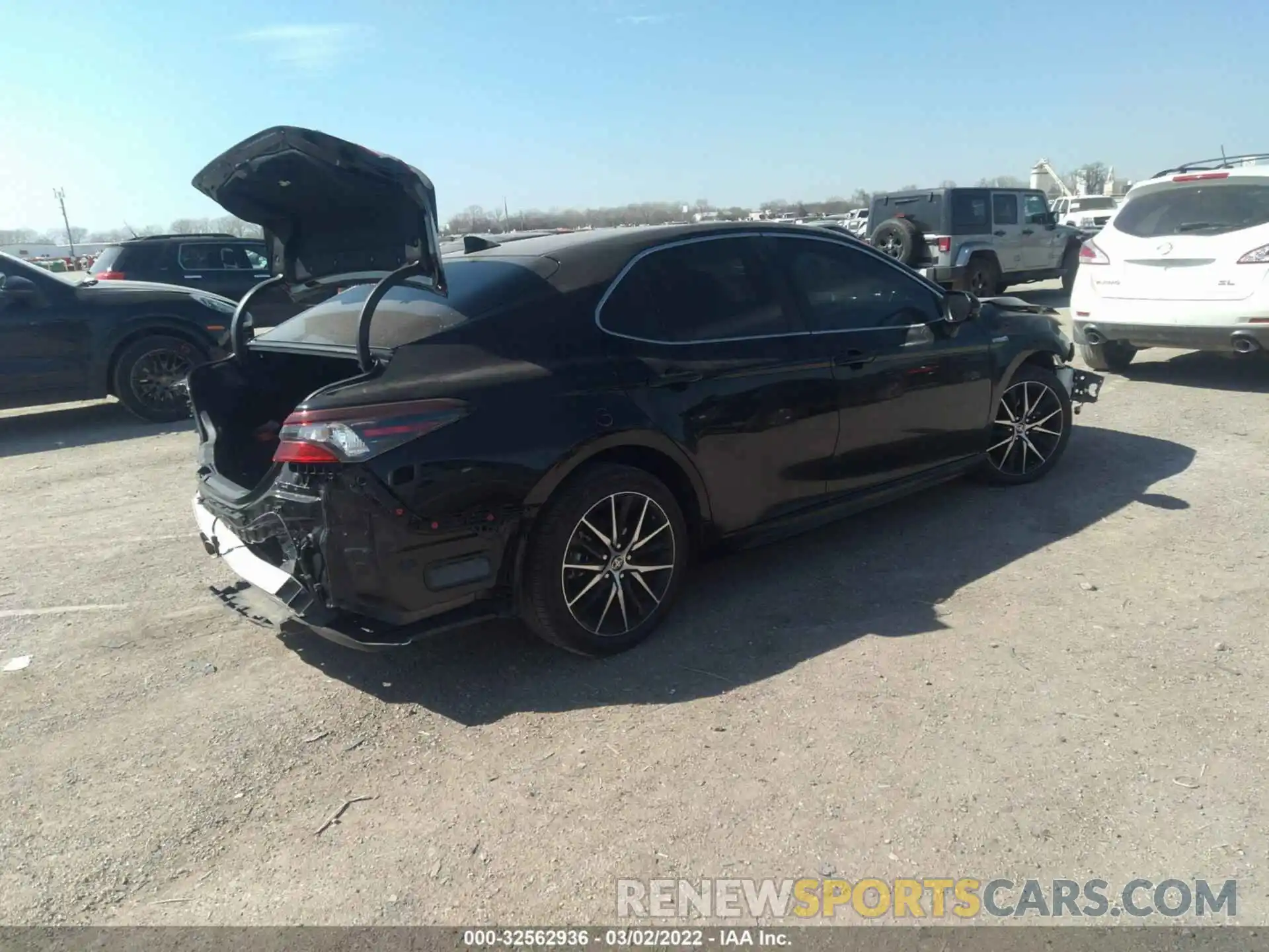 4 Photograph of a damaged car 4T1G31AK8MU556658 TOYOTA CAMRY 2021