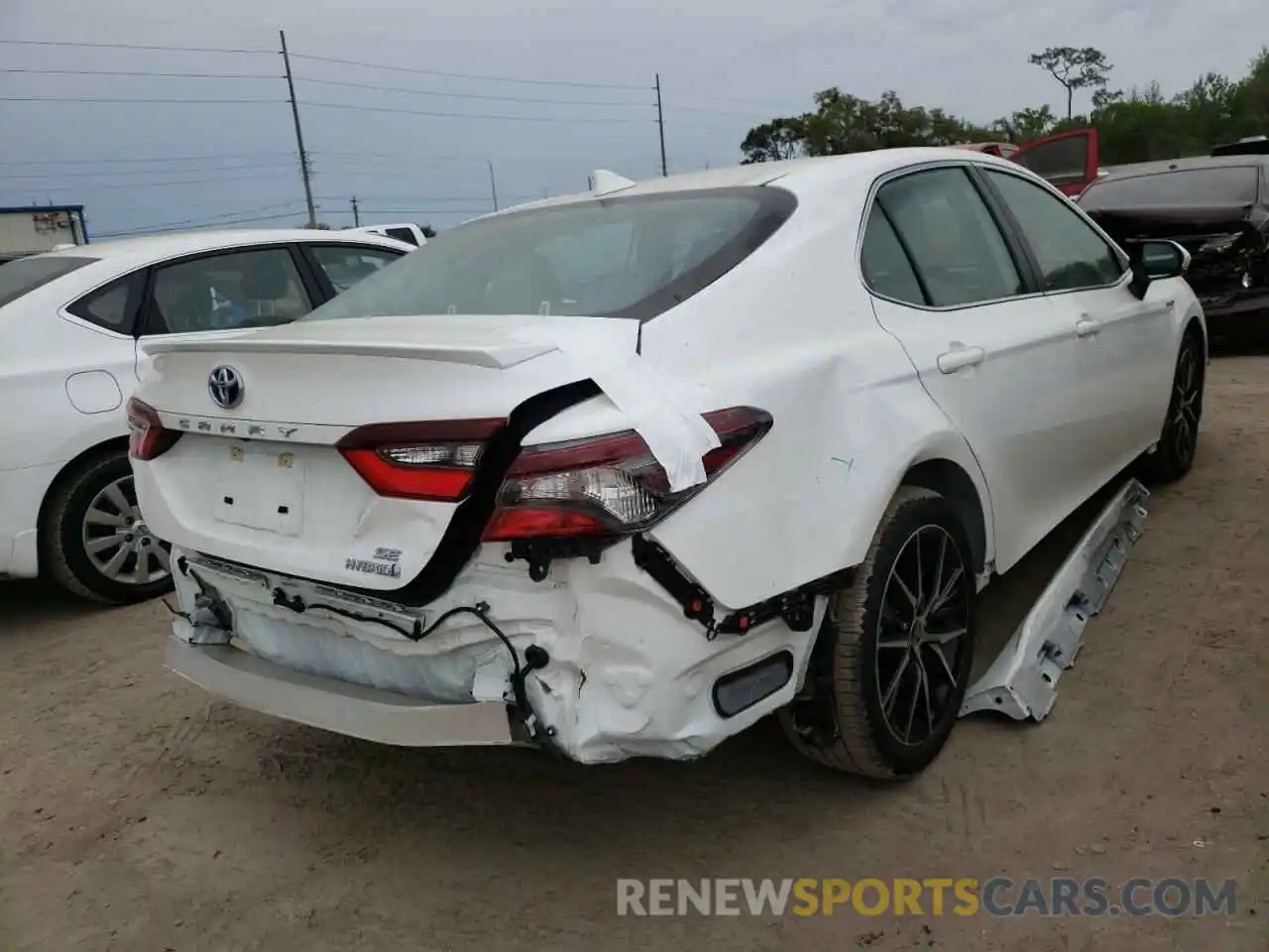 4 Photograph of a damaged car 4T1G31AK8MU562718 TOYOTA CAMRY 2021