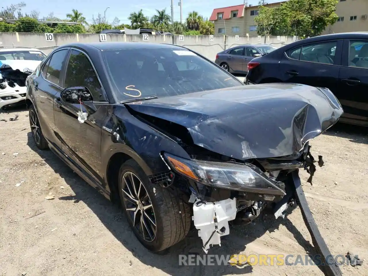 1 Photograph of a damaged car 4T1G31AK9MU031317 TOYOTA CAMRY 2021