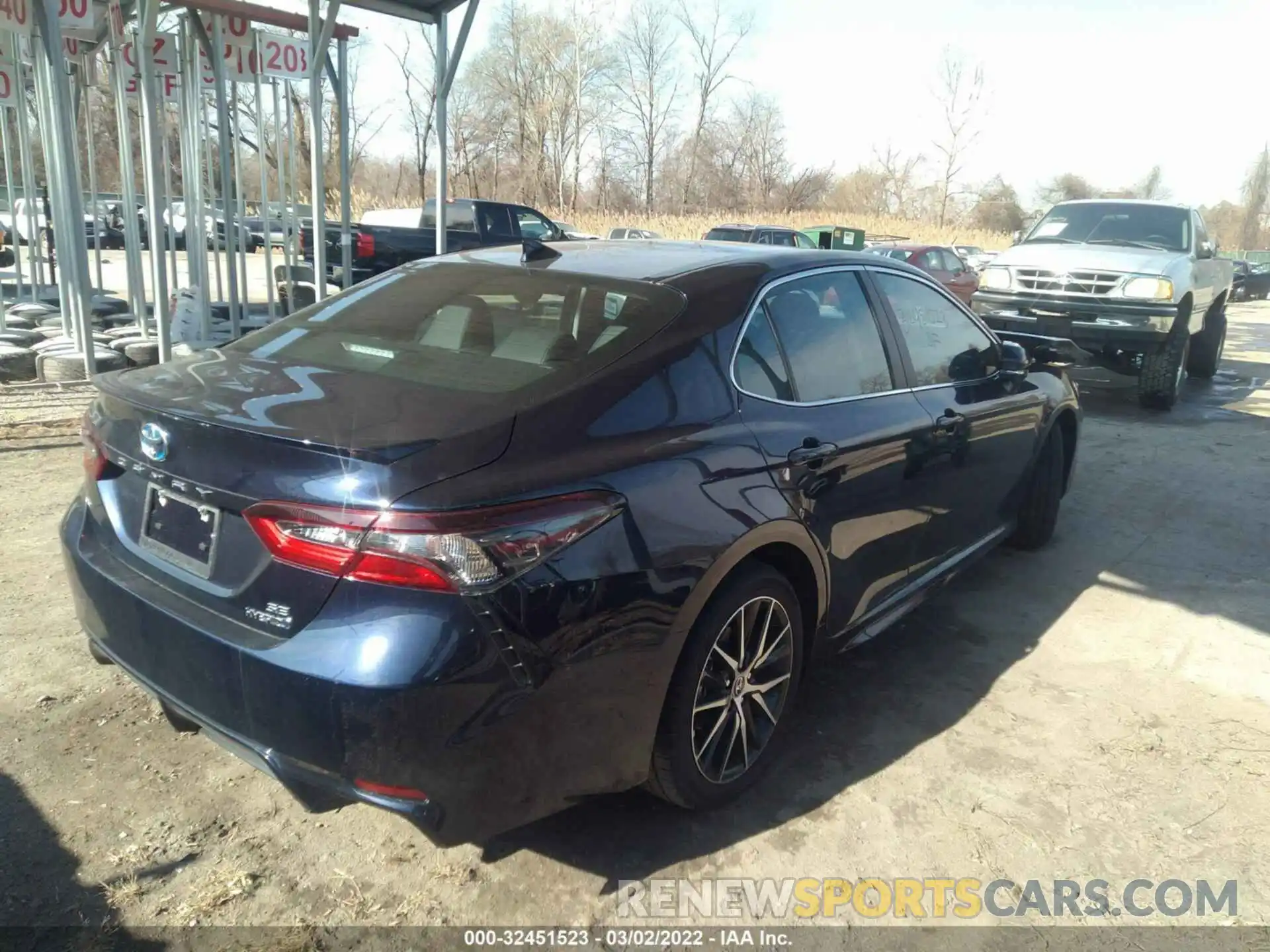 4 Photograph of a damaged car 4T1G31AK9MU032273 TOYOTA CAMRY 2021