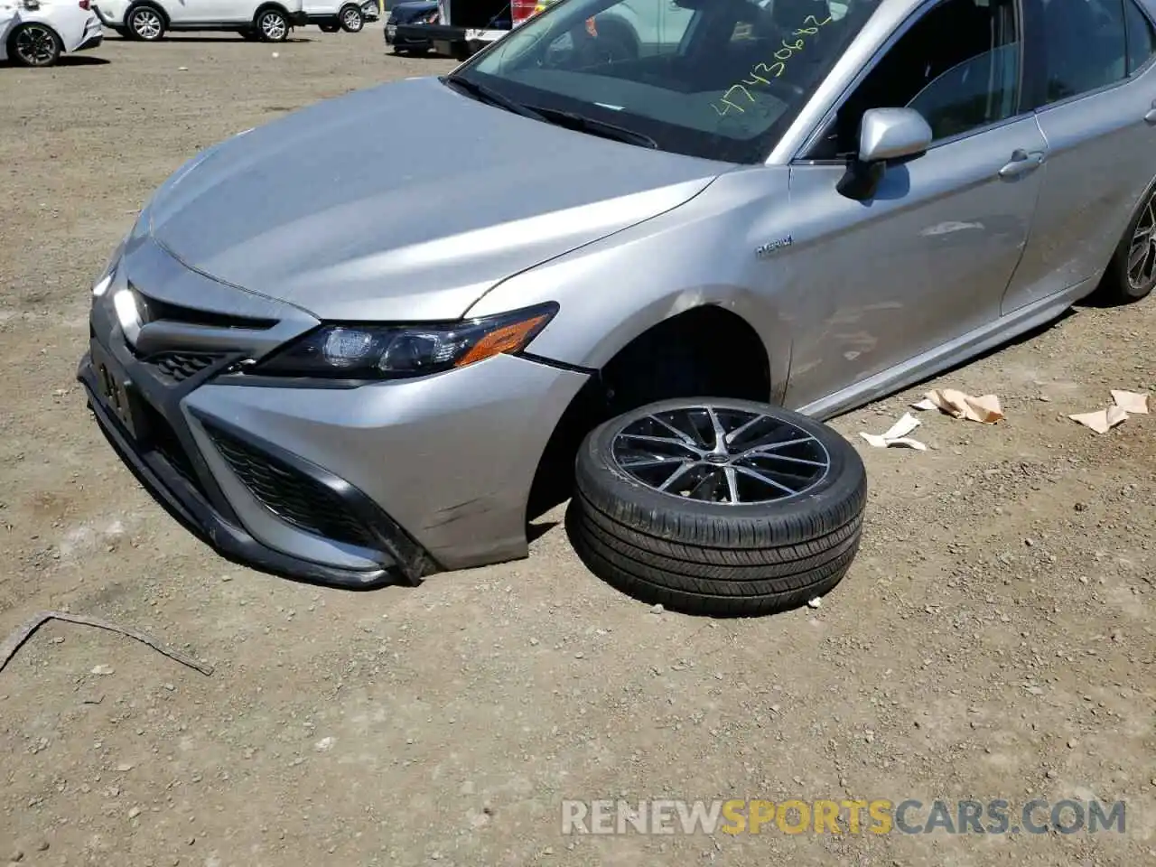 9 Photograph of a damaged car 4T1G31AK9MU558192 TOYOTA CAMRY 2021