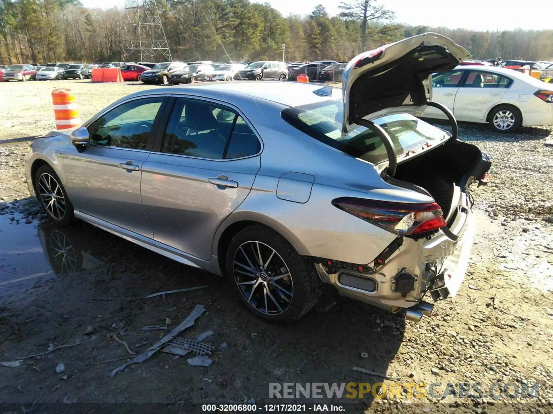 3 Photograph of a damaged car 4T1G31AKXMU552739 TOYOTA CAMRY 2021