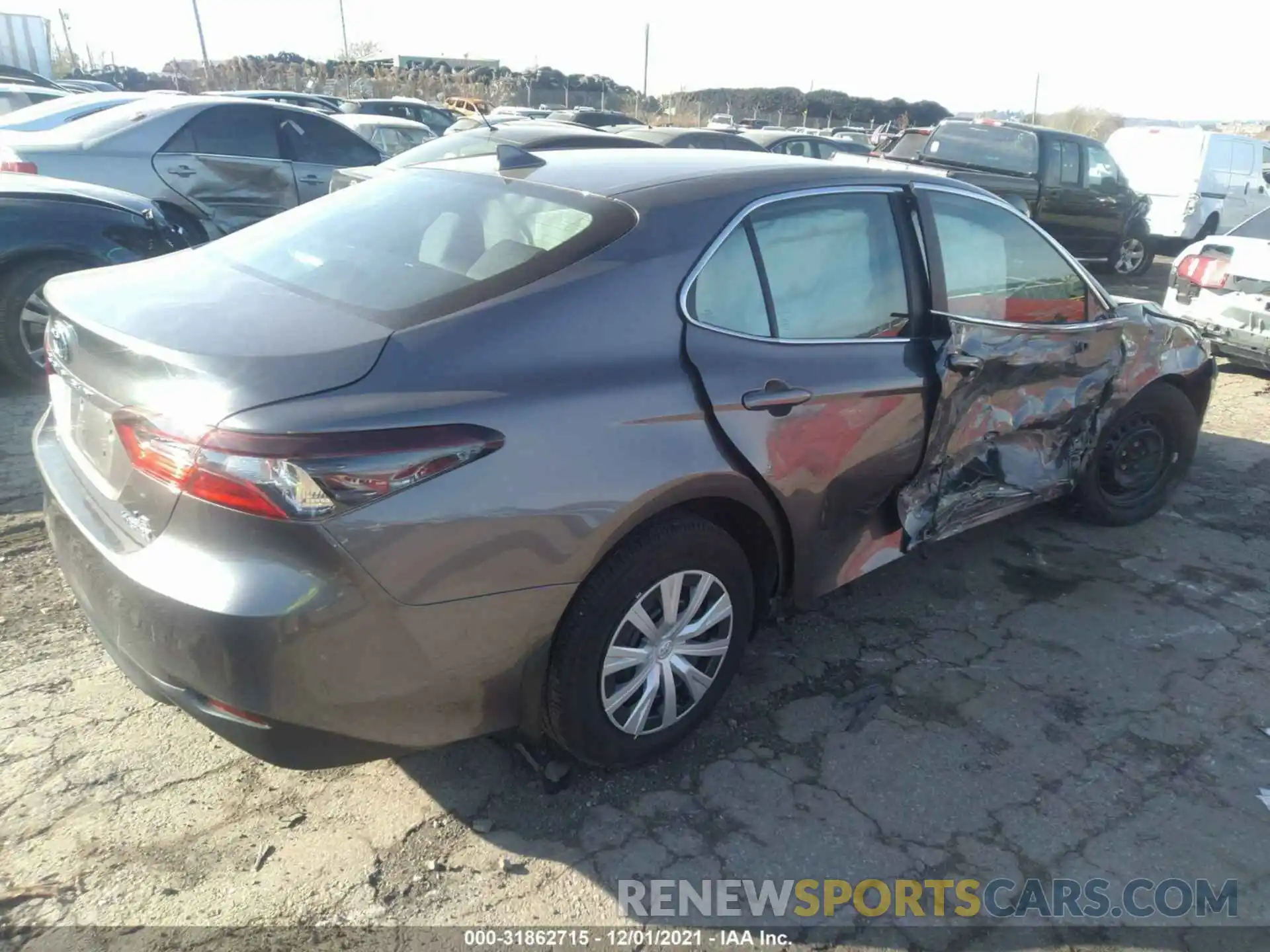 4 Photograph of a damaged car 4T1H31AK0MU553337 TOYOTA CAMRY 2021