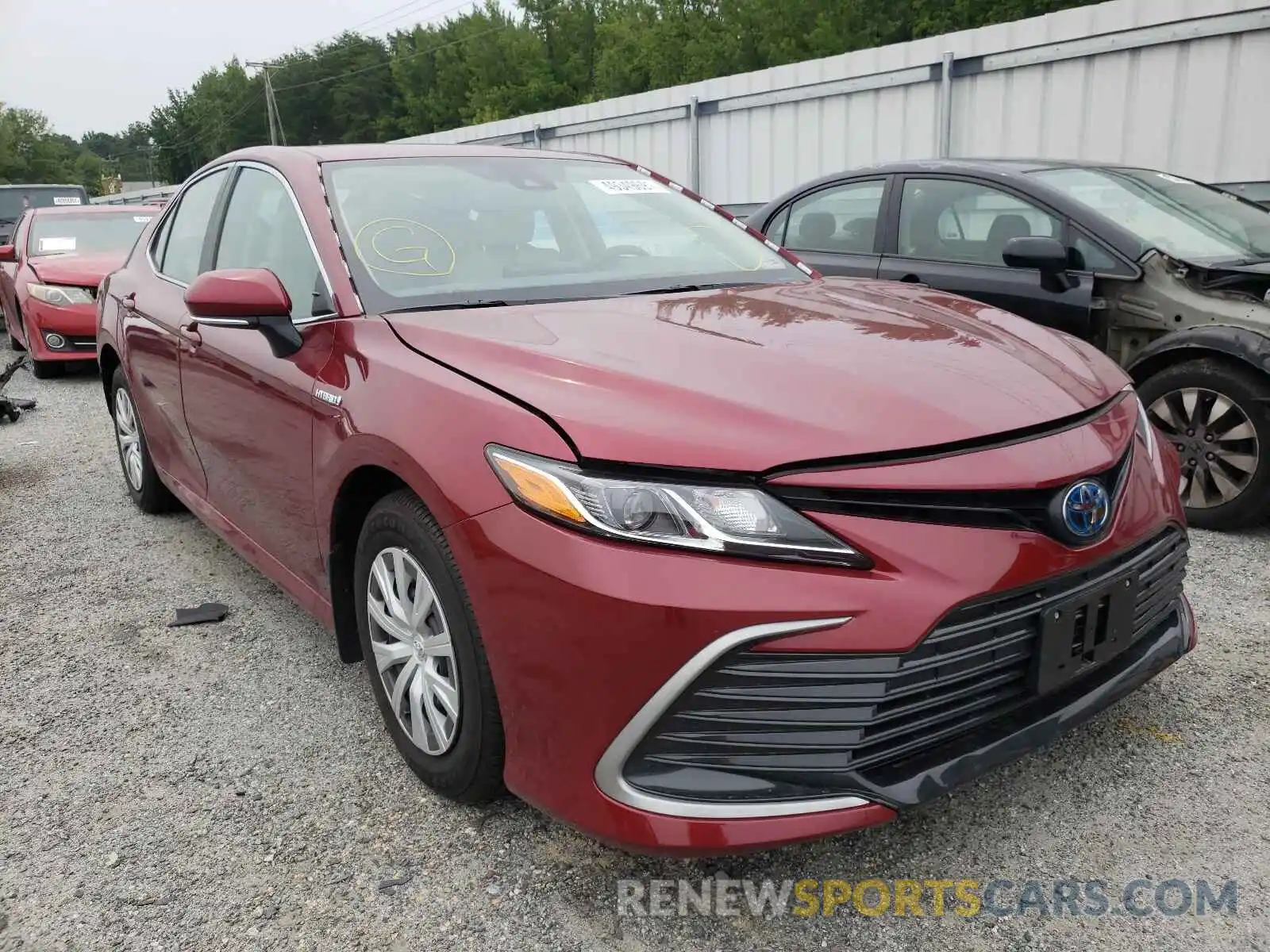 1 Photograph of a damaged car 4T1H31AK2MU020728 TOYOTA CAMRY 2021