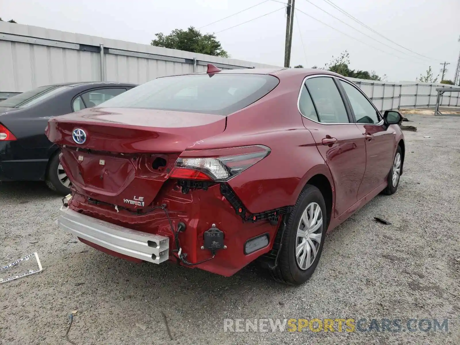 4 Photograph of a damaged car 4T1H31AK2MU020728 TOYOTA CAMRY 2021