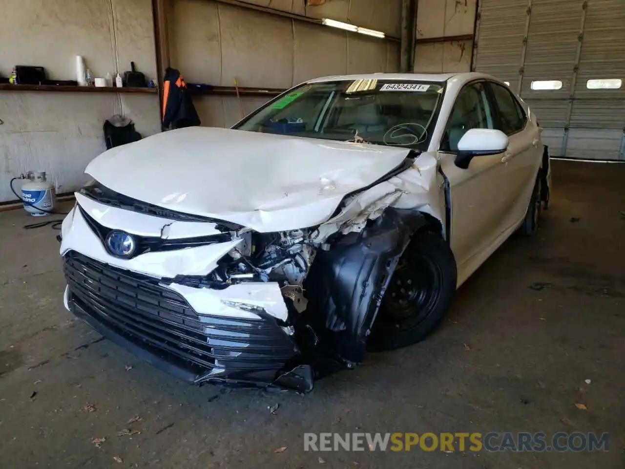 2 Photograph of a damaged car 4T1H31AK3MU027719 TOYOTA CAMRY 2021