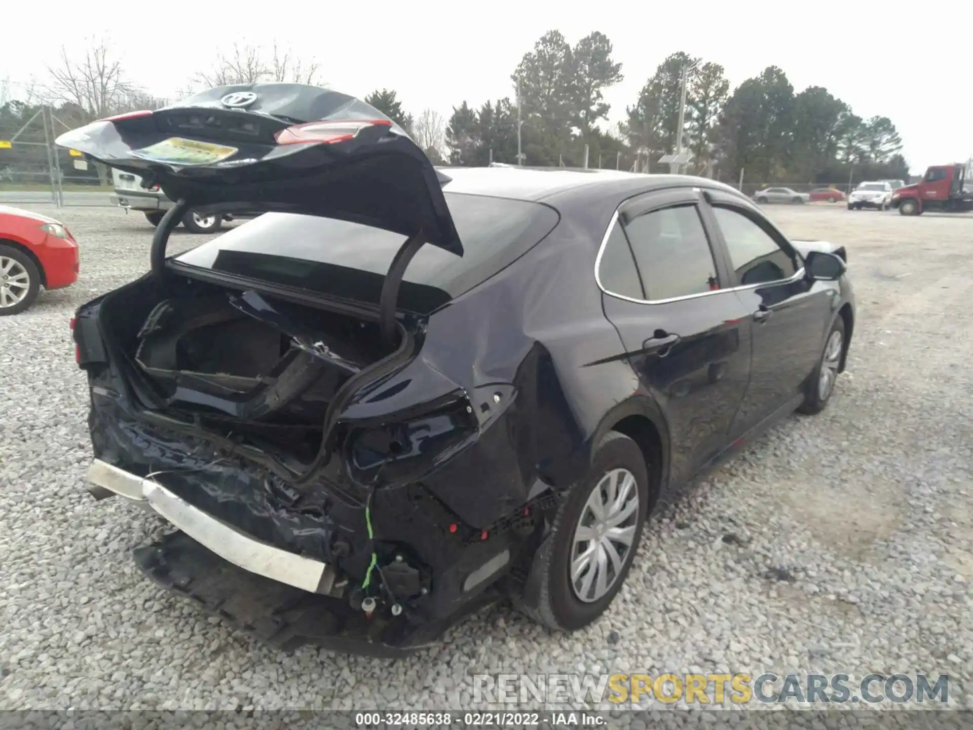 4 Photograph of a damaged car 4T1H31AK9MU549688 TOYOTA CAMRY 2021