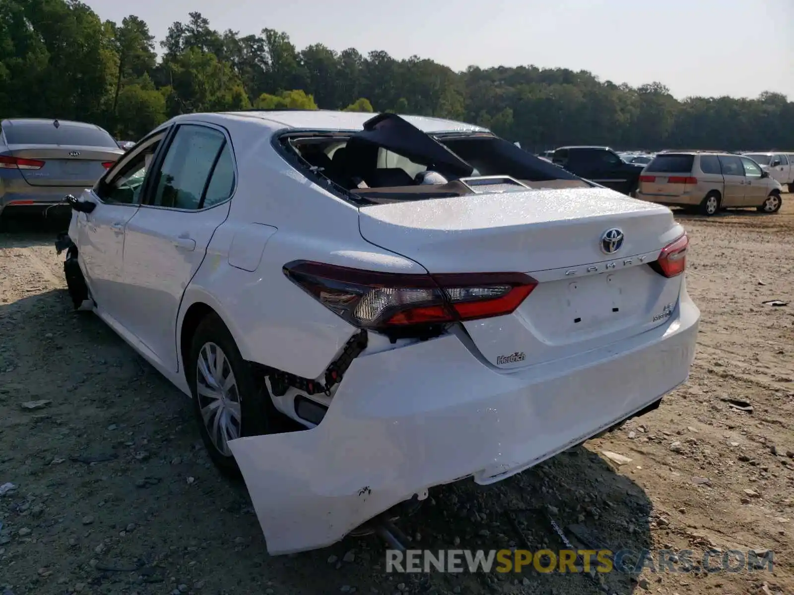 3 Photograph of a damaged car 4T1H31AK9MU558181 TOYOTA CAMRY 2021