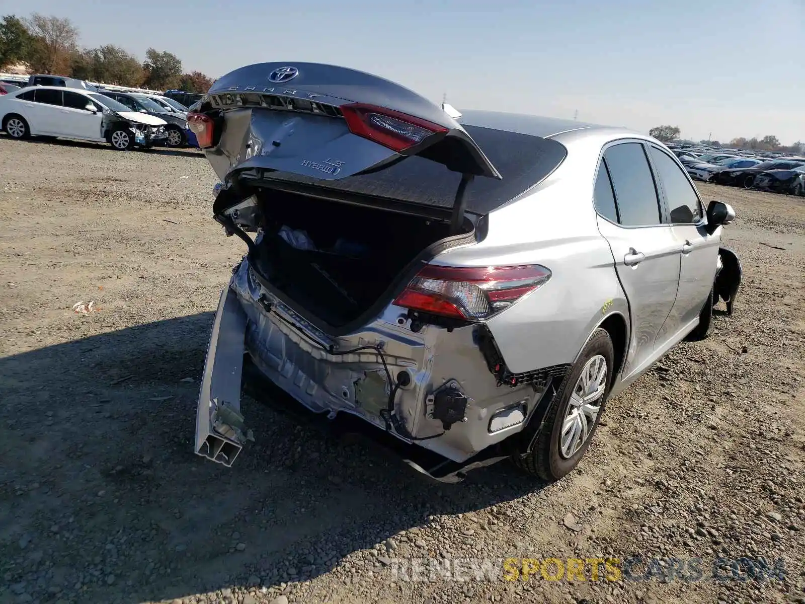 4 Photograph of a damaged car 4T1H31AK9MU566992 TOYOTA CAMRY 2021