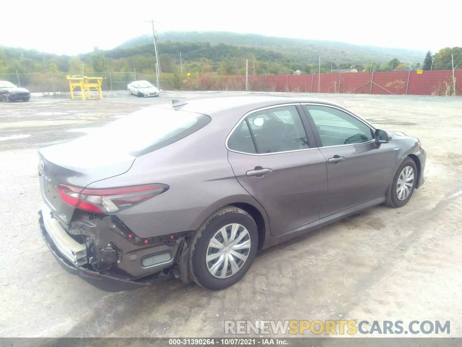 4 Photograph of a damaged car 4T1H31AKXMU559842 TOYOTA CAMRY 2021