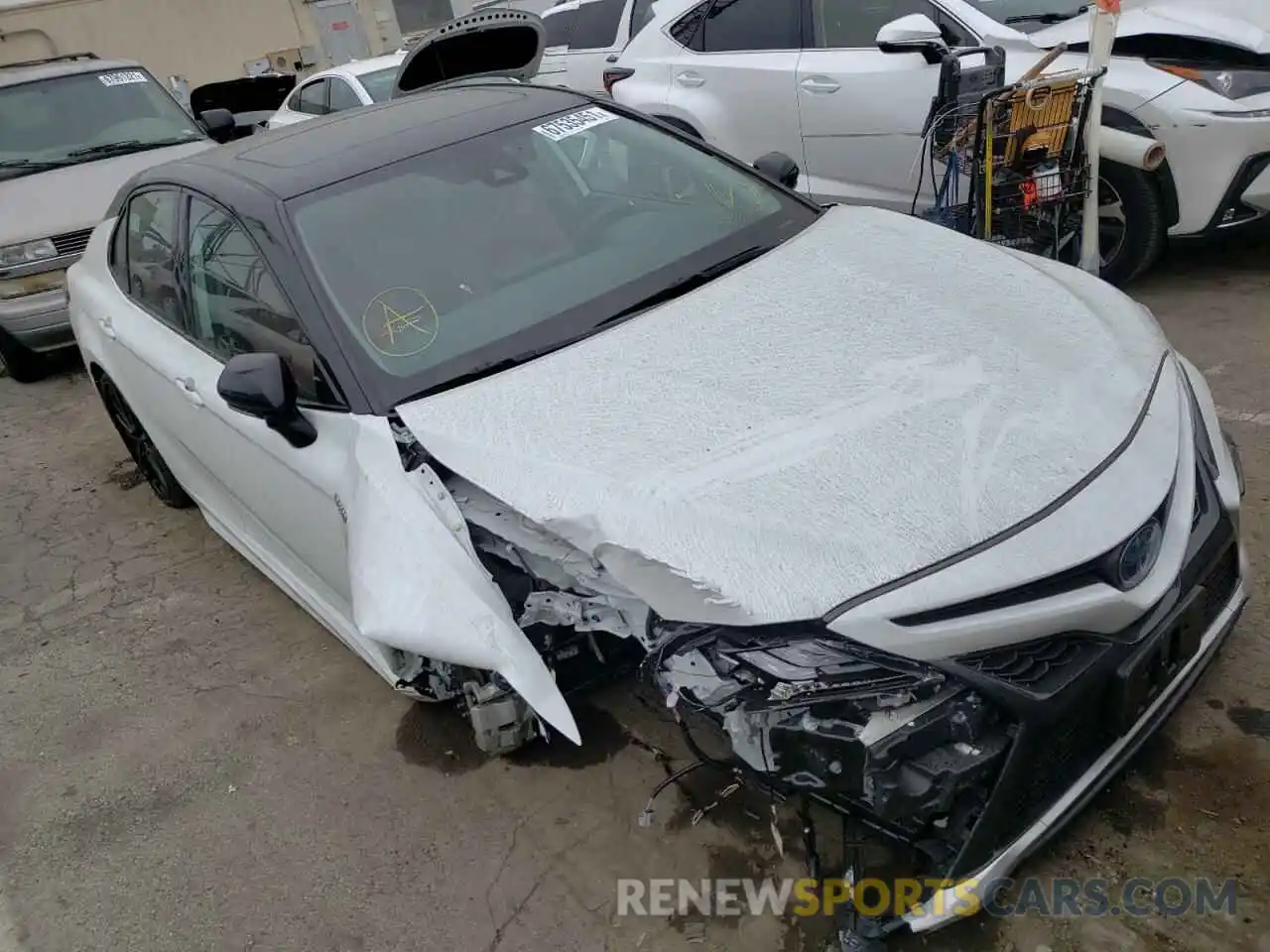 1 Photograph of a damaged car 4T1K31AK0MU022032 TOYOTA CAMRY 2021