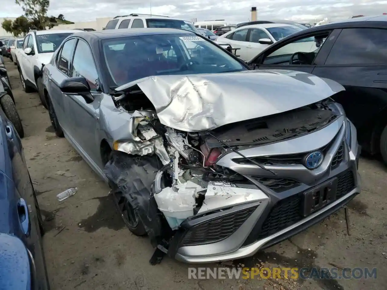 4 Photograph of a damaged car 4T1K31AK0MU029739 TOYOTA CAMRY 2021