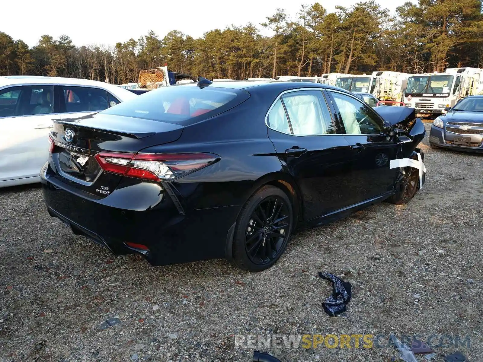 4 Photograph of a damaged car 4T1K31AK0MU551724 TOYOTA CAMRY 2021