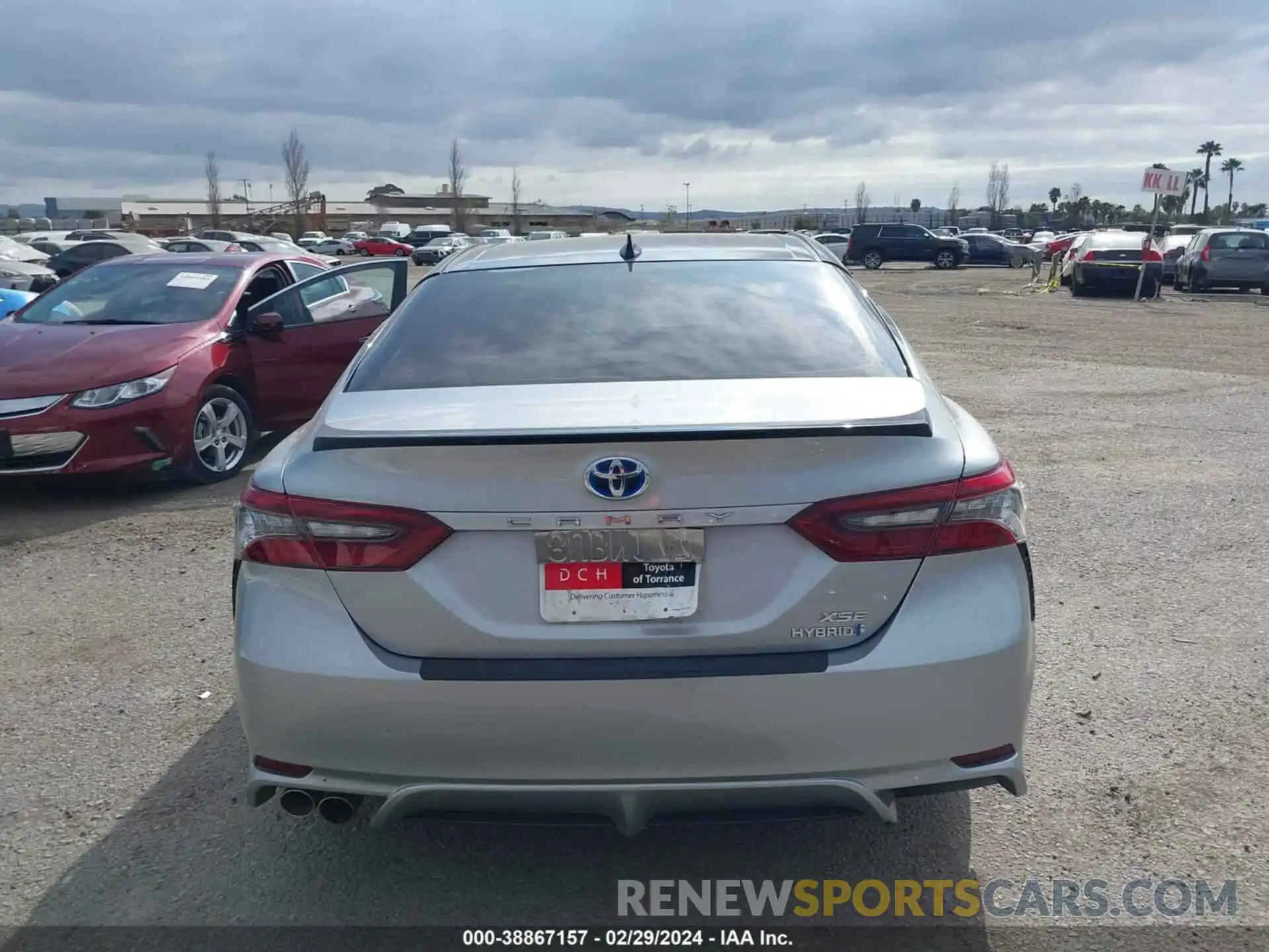 17 Photograph of a damaged car 4T1K31AK1MU020502 TOYOTA CAMRY 2021