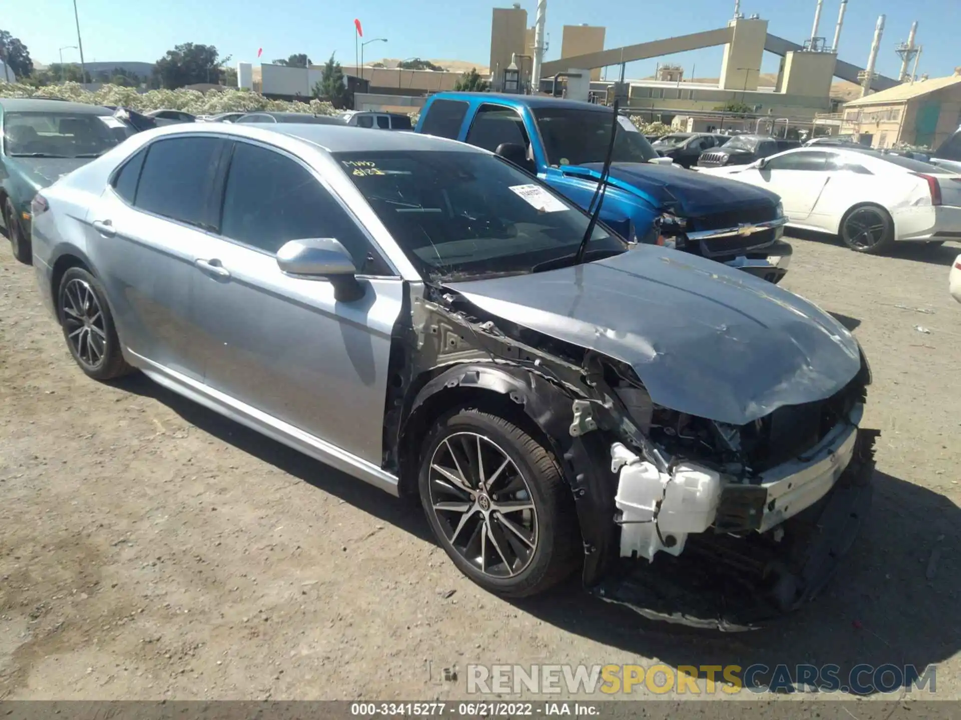 1 Photograph of a damaged car 4T1K31AK1MU569097 TOYOTA CAMRY 2021