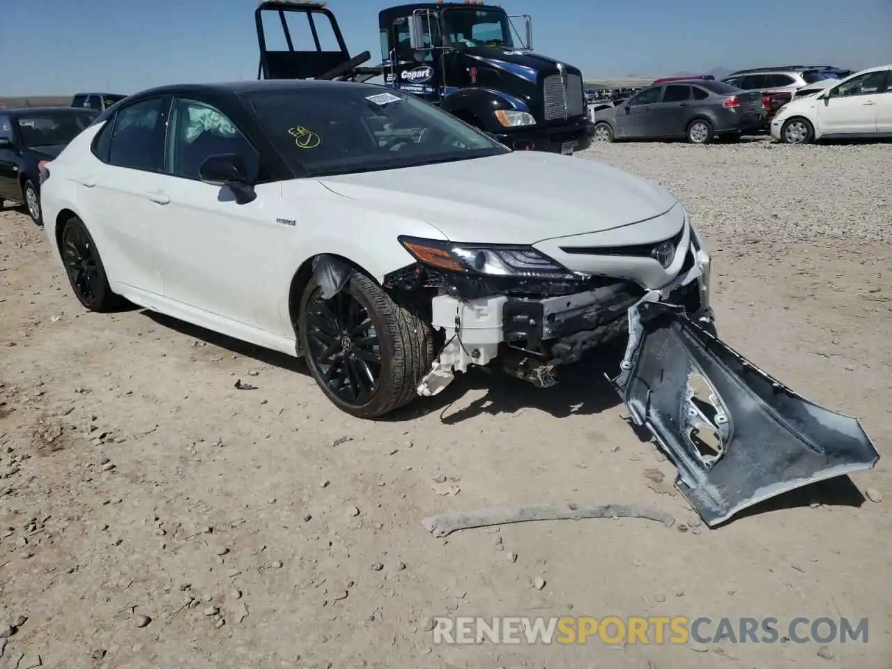 1 Photograph of a damaged car 4T1K31AK2MU020556 TOYOTA CAMRY 2021