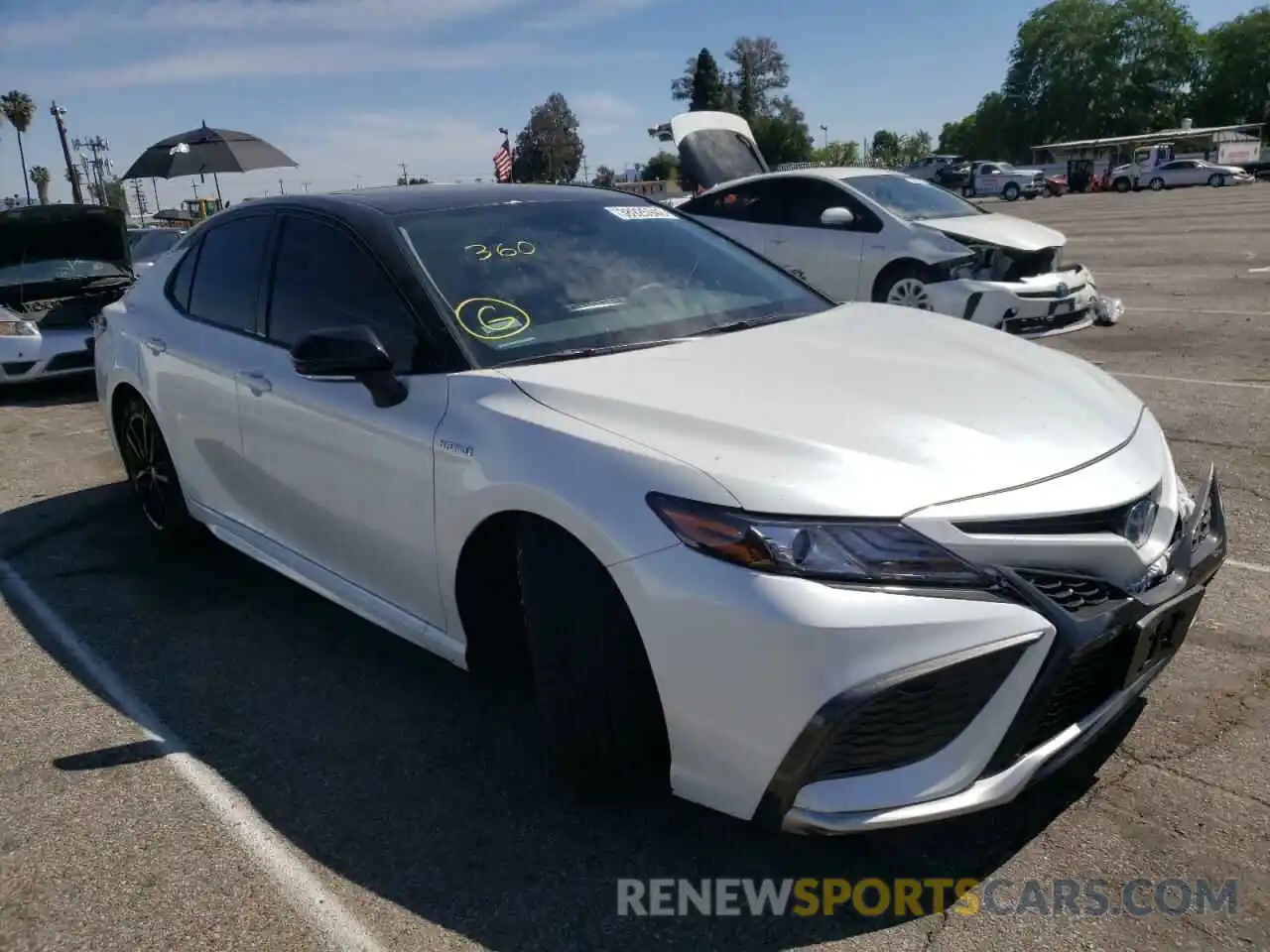 1 Photograph of a damaged car 4T1K31AK2MU026163 TOYOTA CAMRY 2021