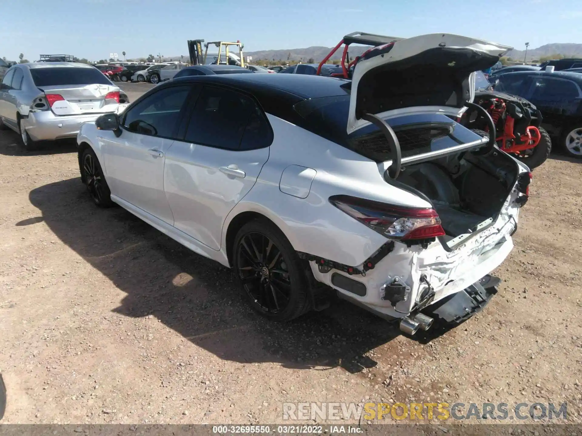 6 Photograph of a damaged car 4T1K31AK2MU028267 TOYOTA CAMRY 2021