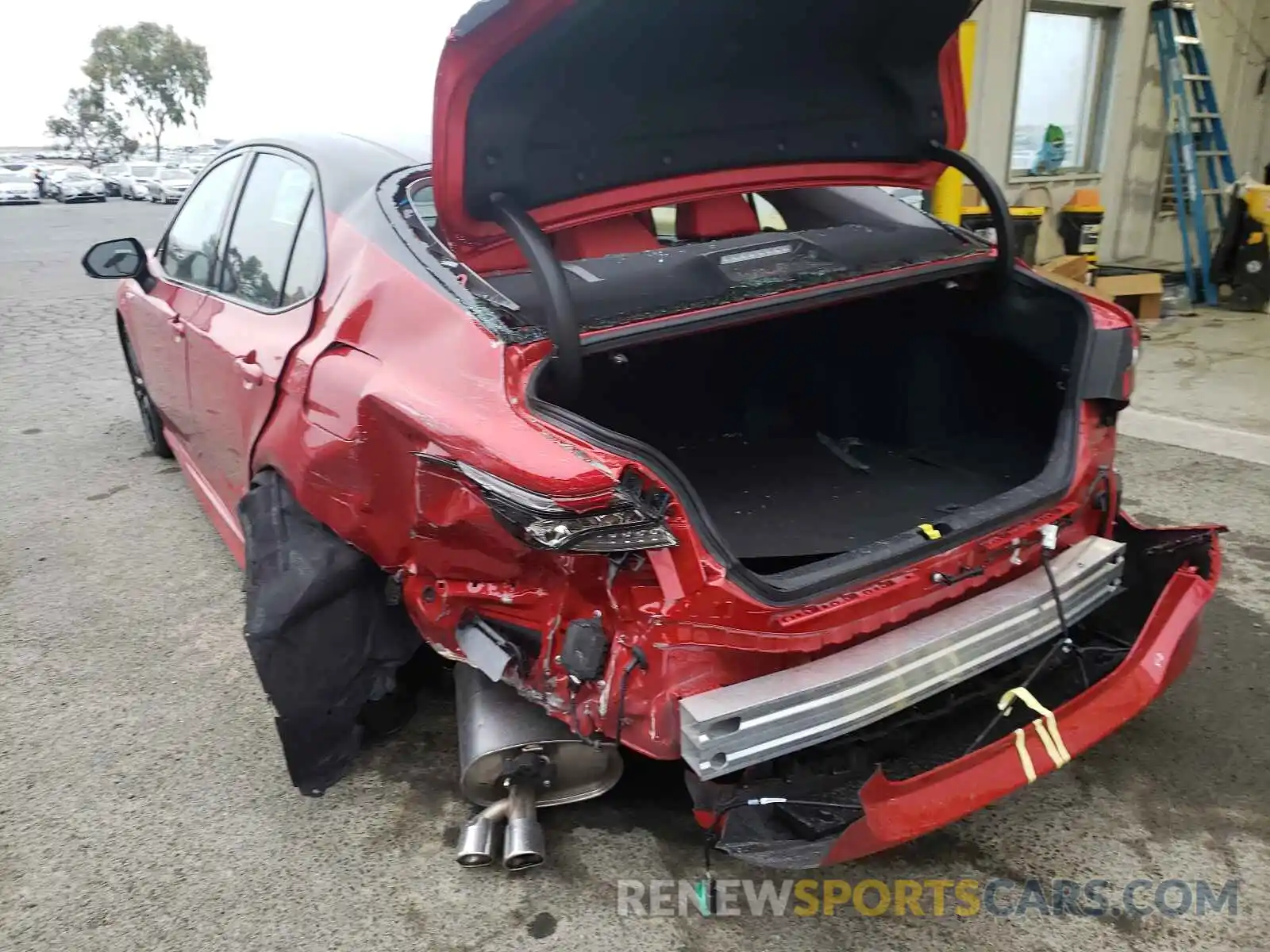 9 Photograph of a damaged car 4T1K31AK2MU031900 TOYOTA CAMRY 2021