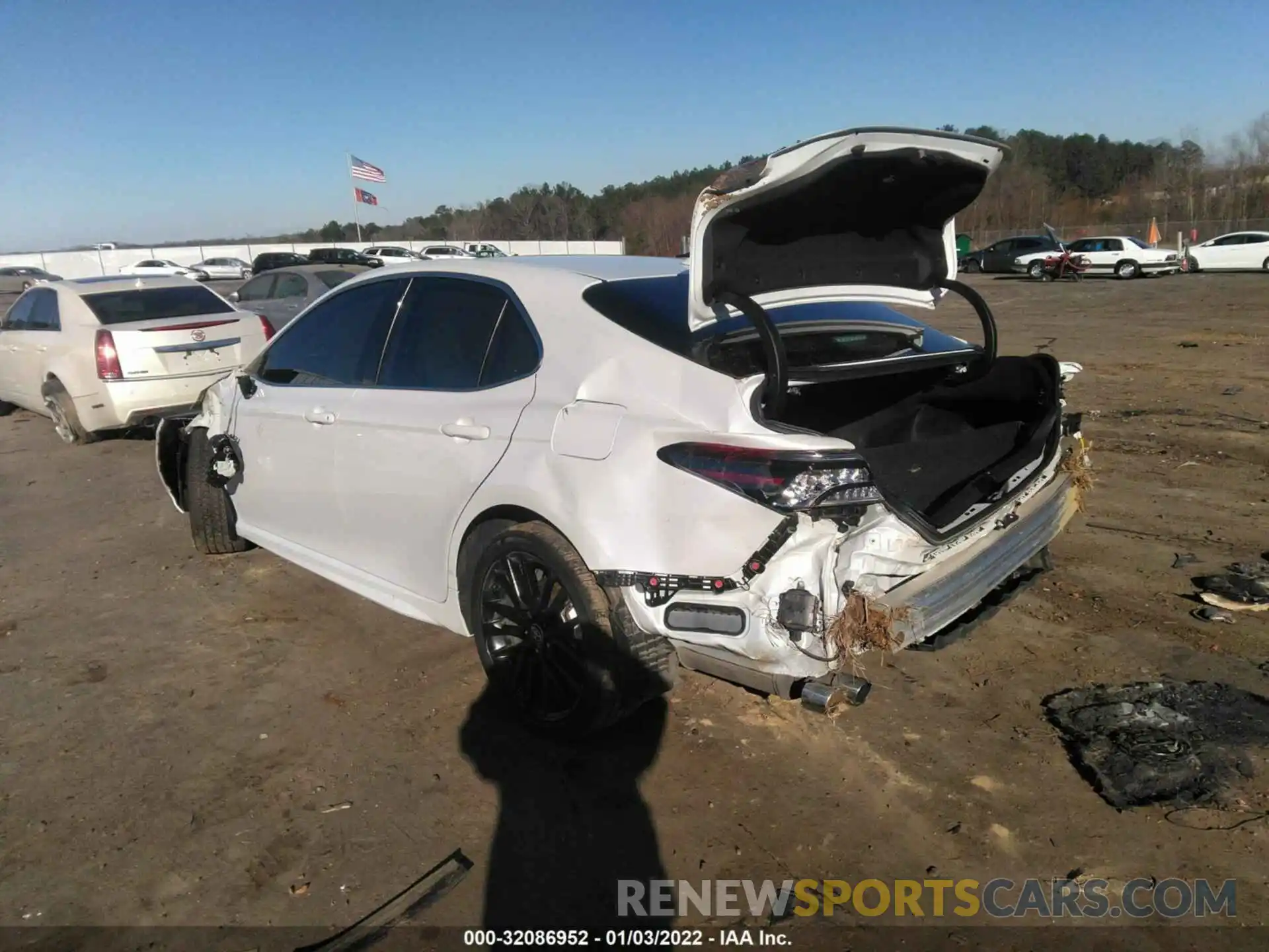 3 Photograph of a damaged car 4T1K31AK2MU549733 TOYOTA CAMRY 2021