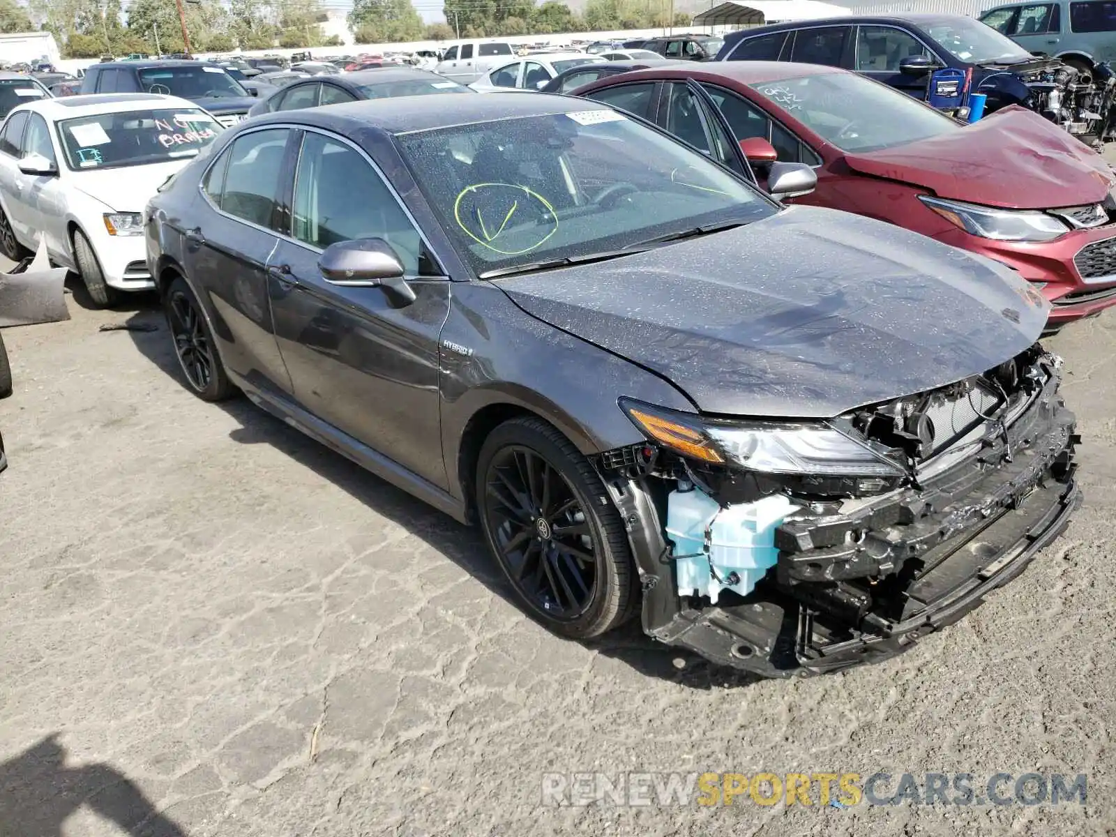 1 Photograph of a damaged car 4T1K31AK2MU551160 TOYOTA CAMRY 2021