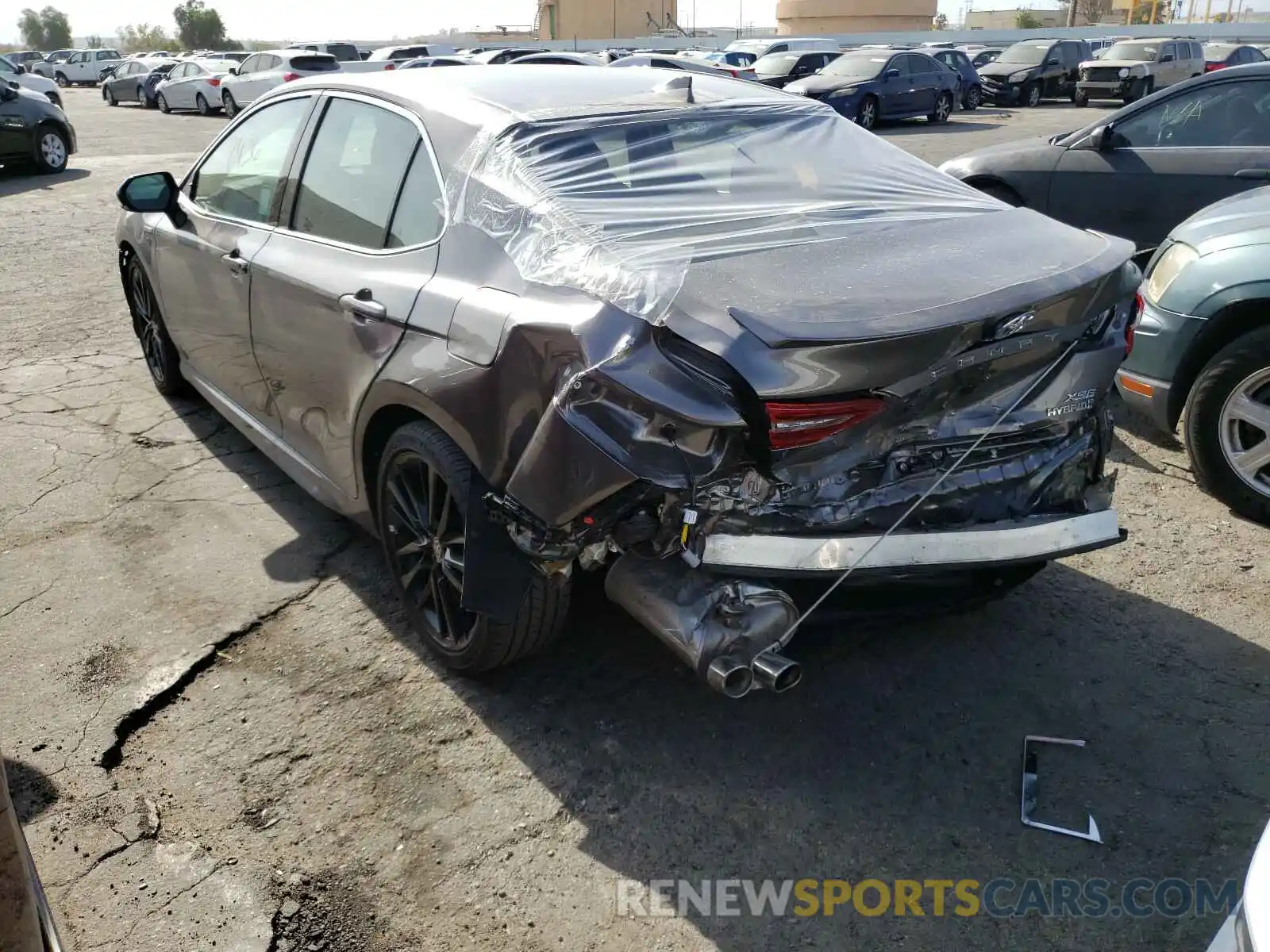 3 Photograph of a damaged car 4T1K31AK2MU551160 TOYOTA CAMRY 2021